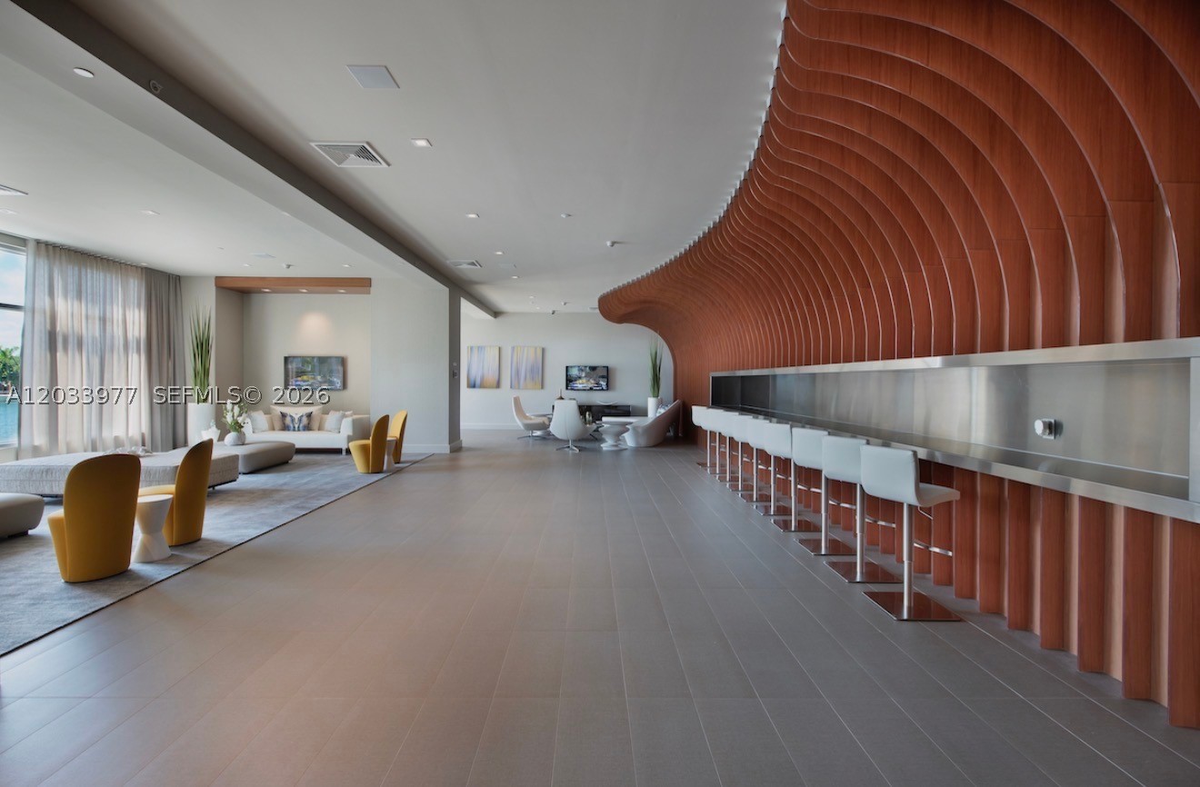 PARQUE TOWERS CONDO - Residential