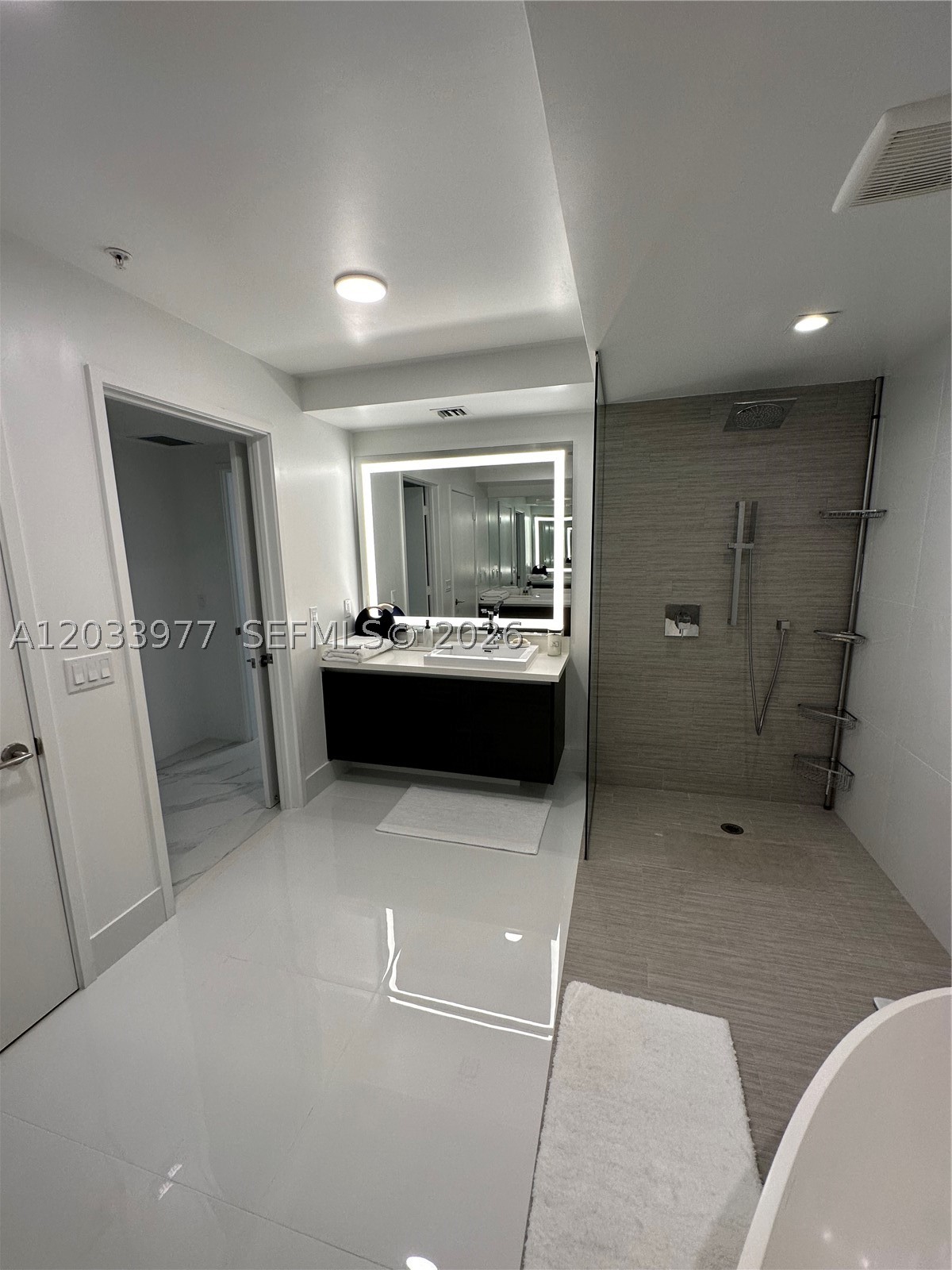PARQUE TOWERS CONDO - Residential