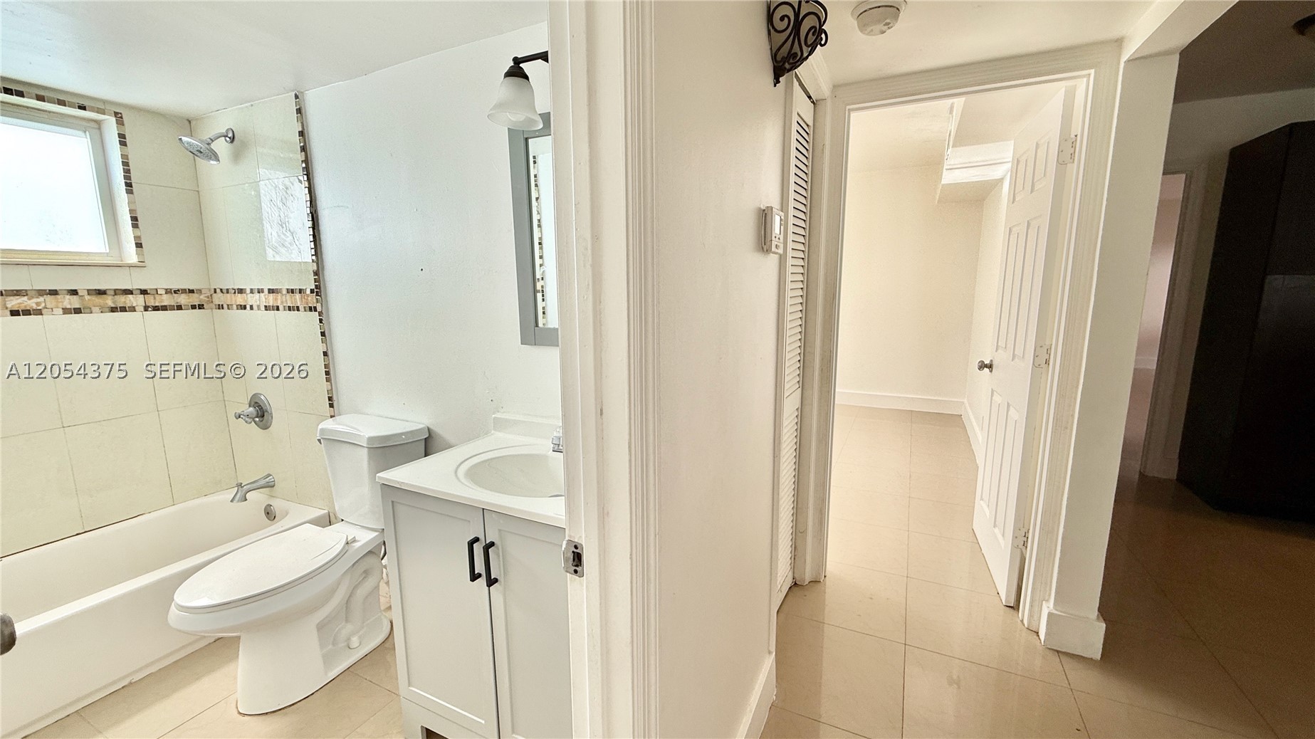 RIVERSIDE CONDO - Residential Lease