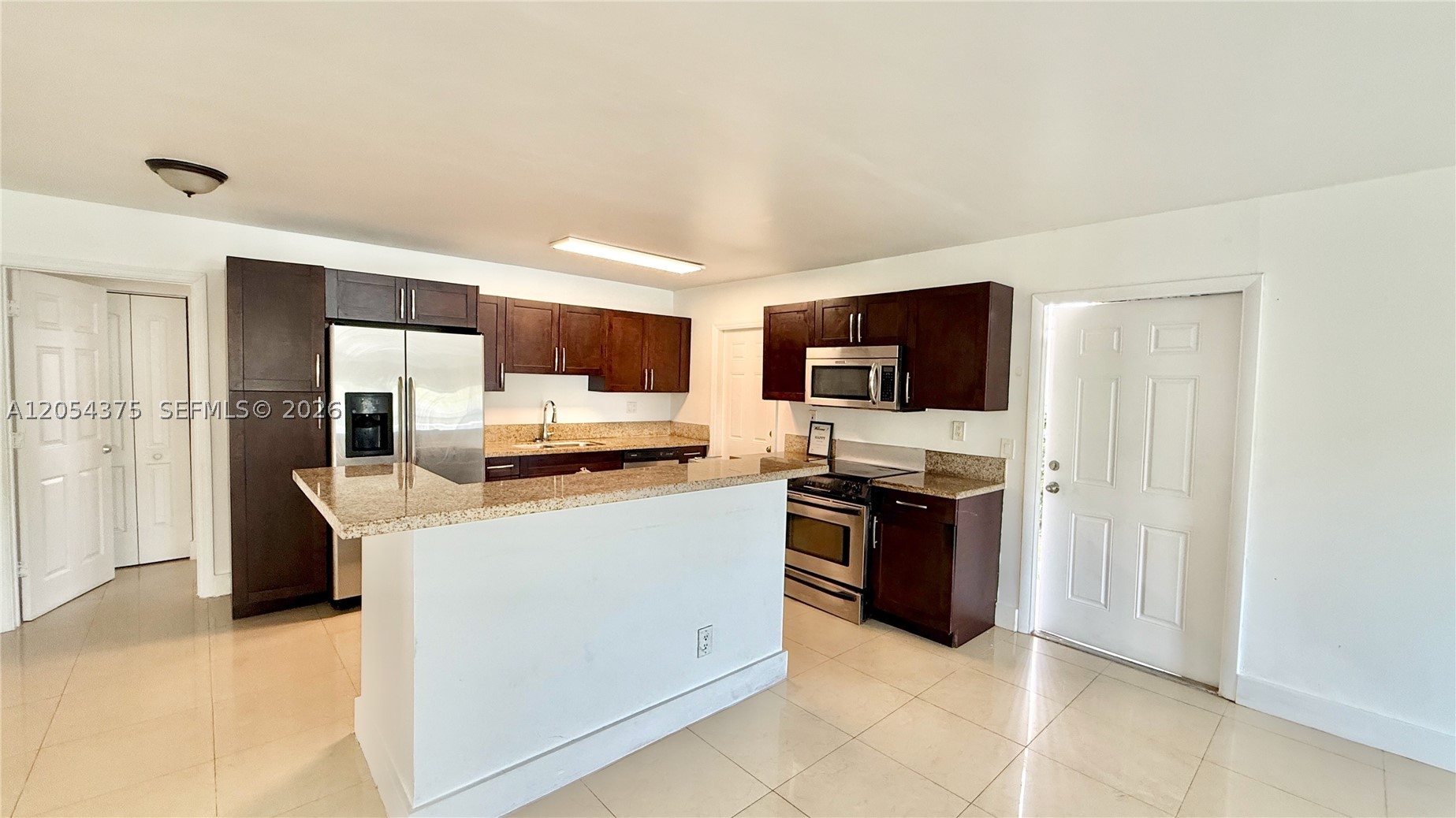 RIVERSIDE CONDO - Residential Lease