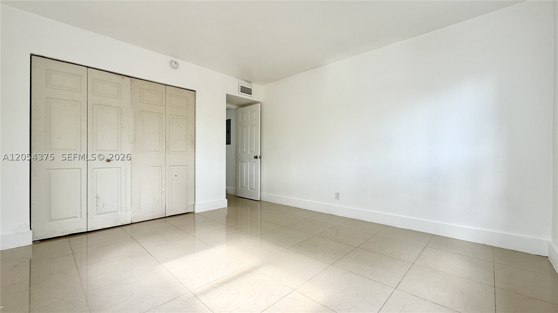 RIVERSIDE CONDO - Residential Lease