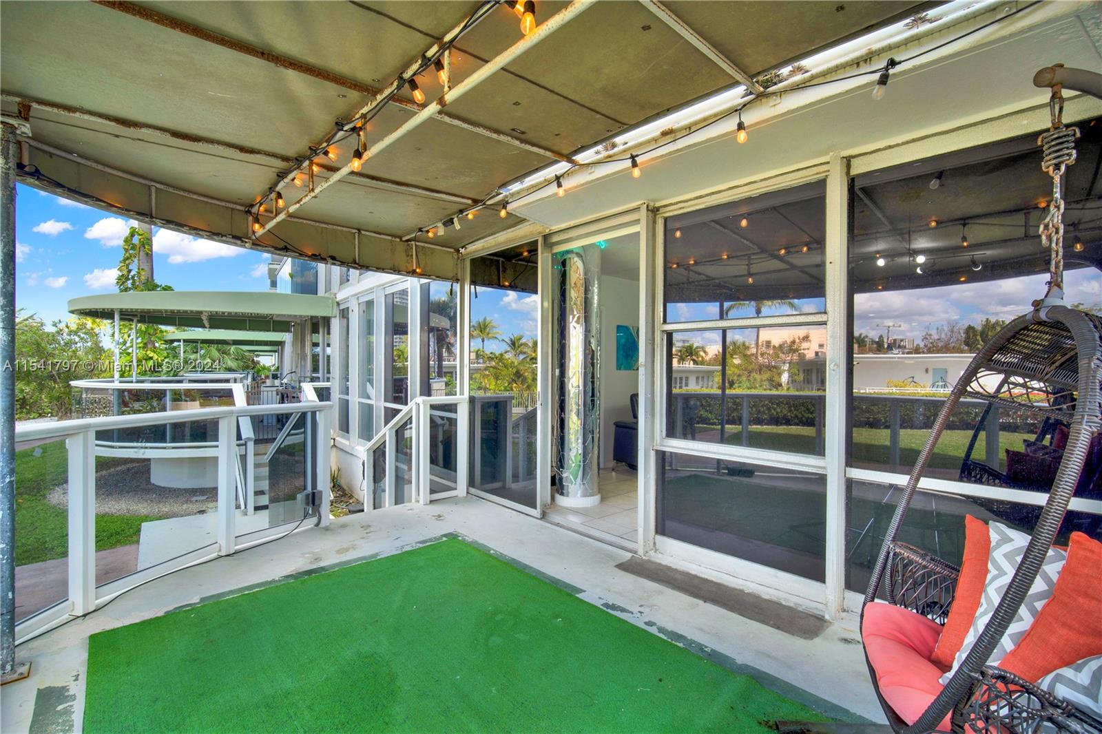 KING COLE CONDO - Residential