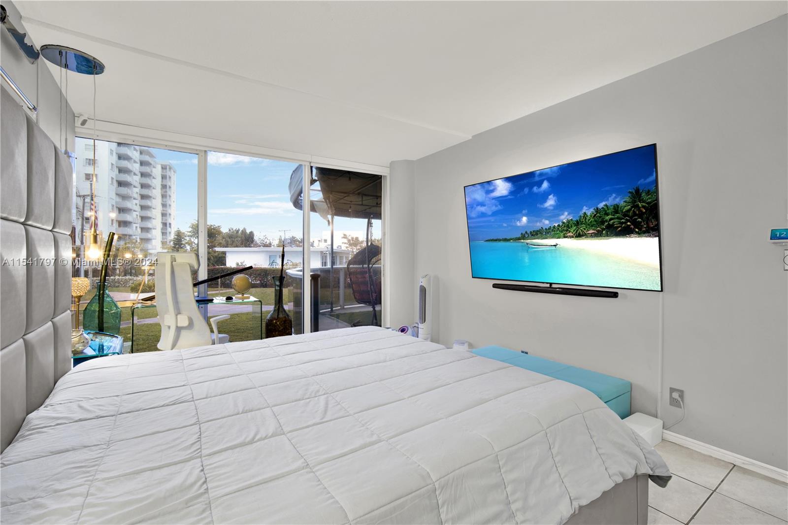KING COLE CONDO - Residential