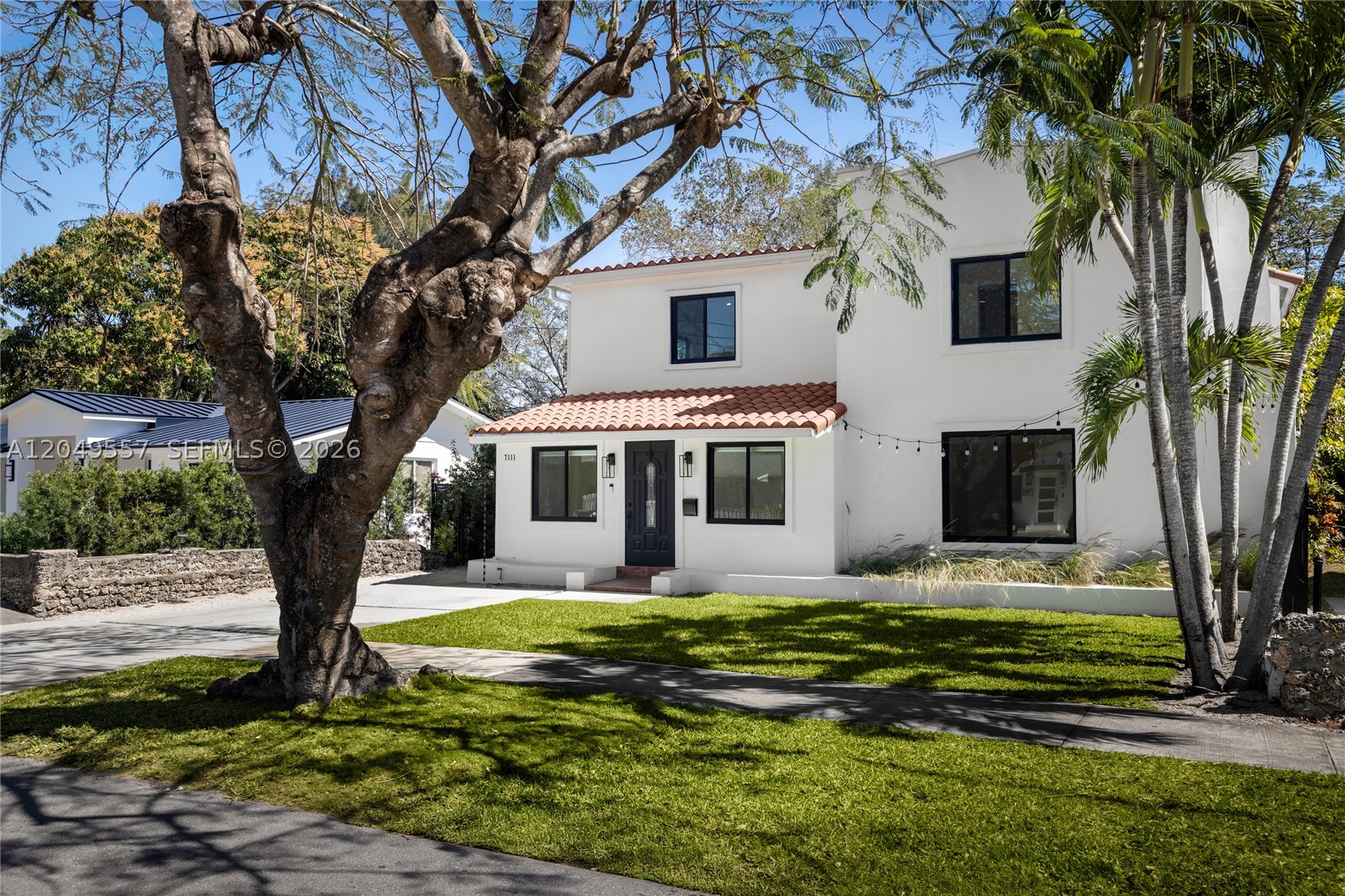 ROYAL PALM VILLAS - Residential