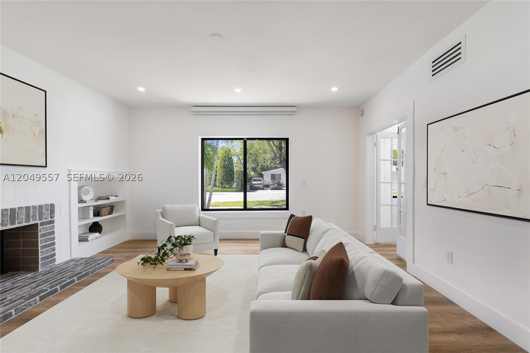 ROYAL PALM VILLAS - Residential
