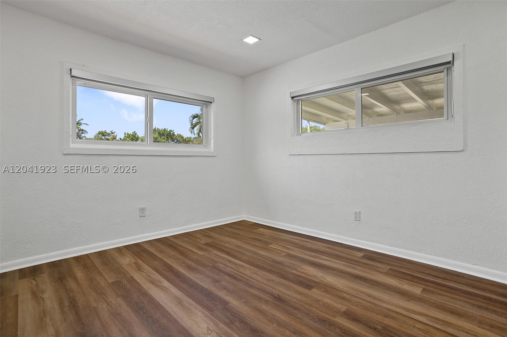 MYRTLE GROVE - Residential