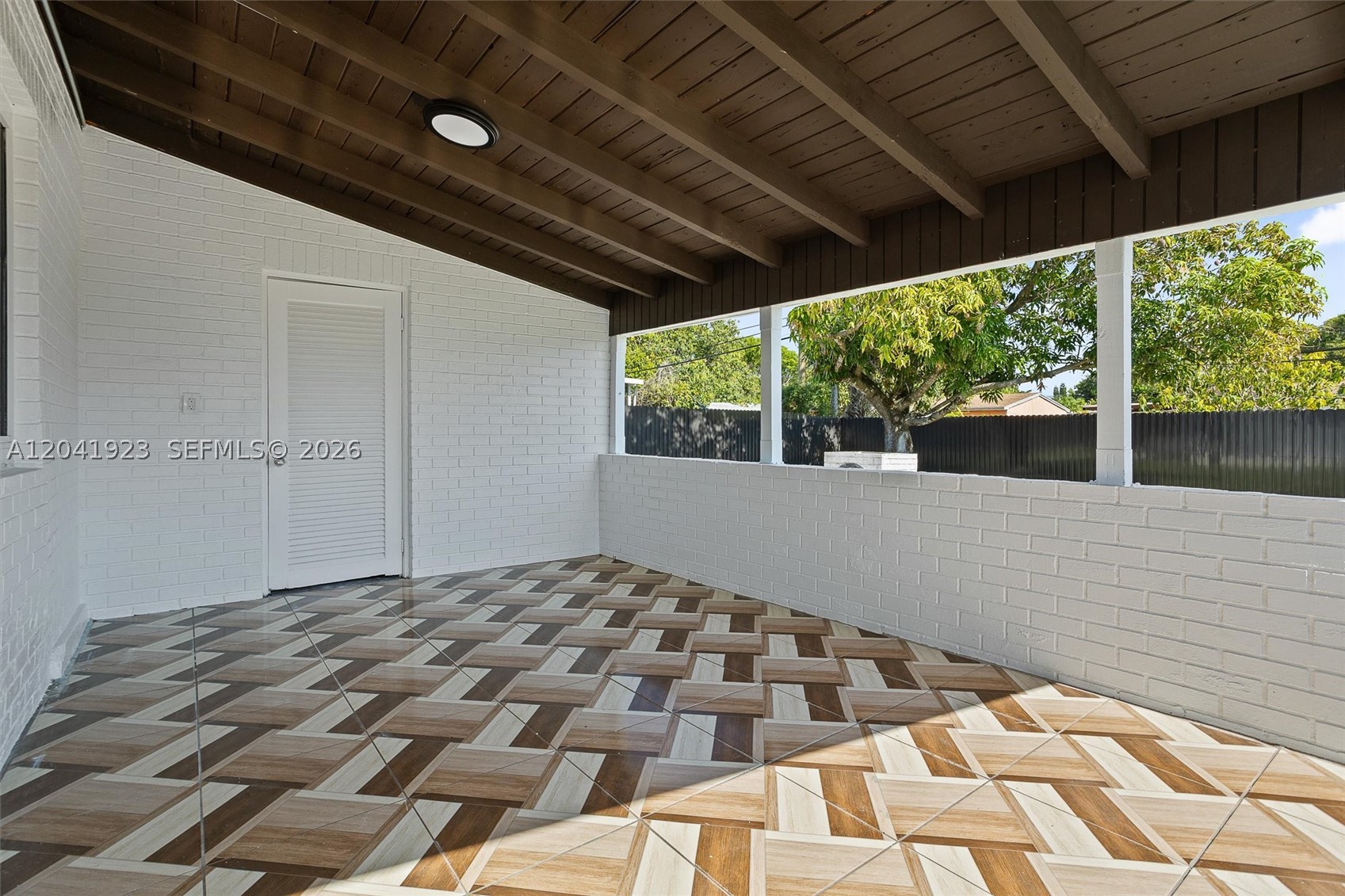 MYRTLE GROVE - Residential