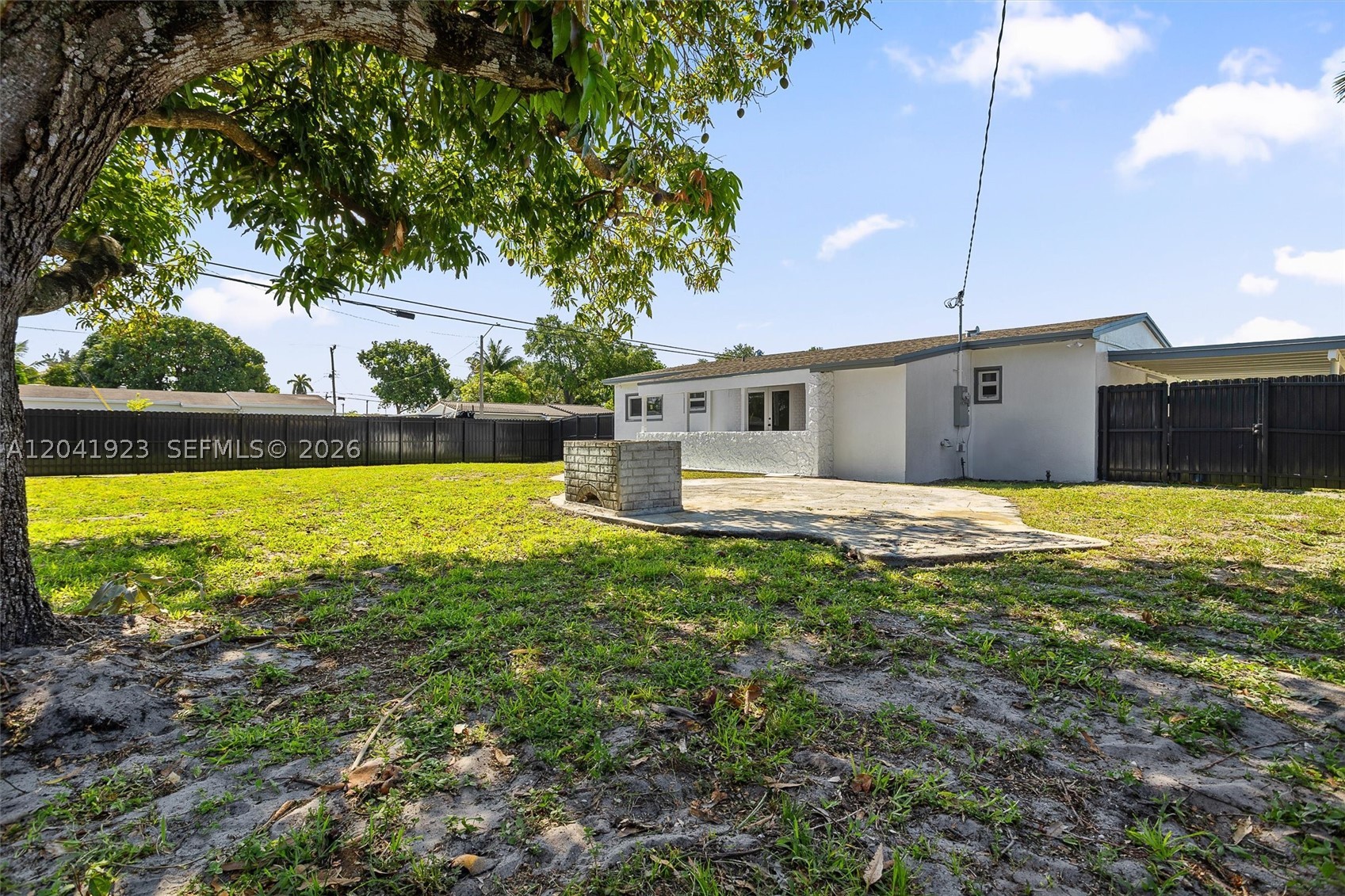 MYRTLE GROVE - Residential
