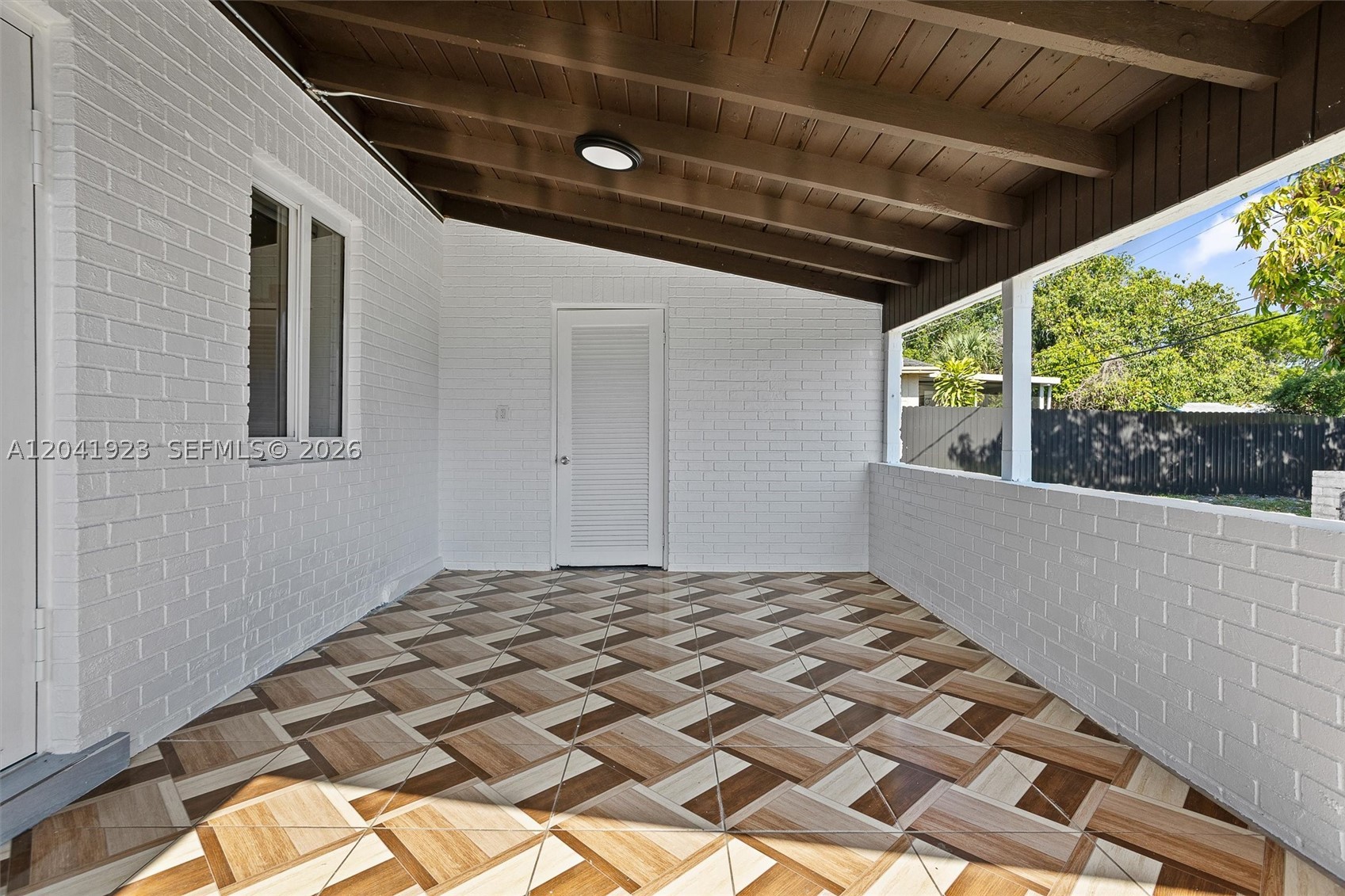MYRTLE GROVE - Residential