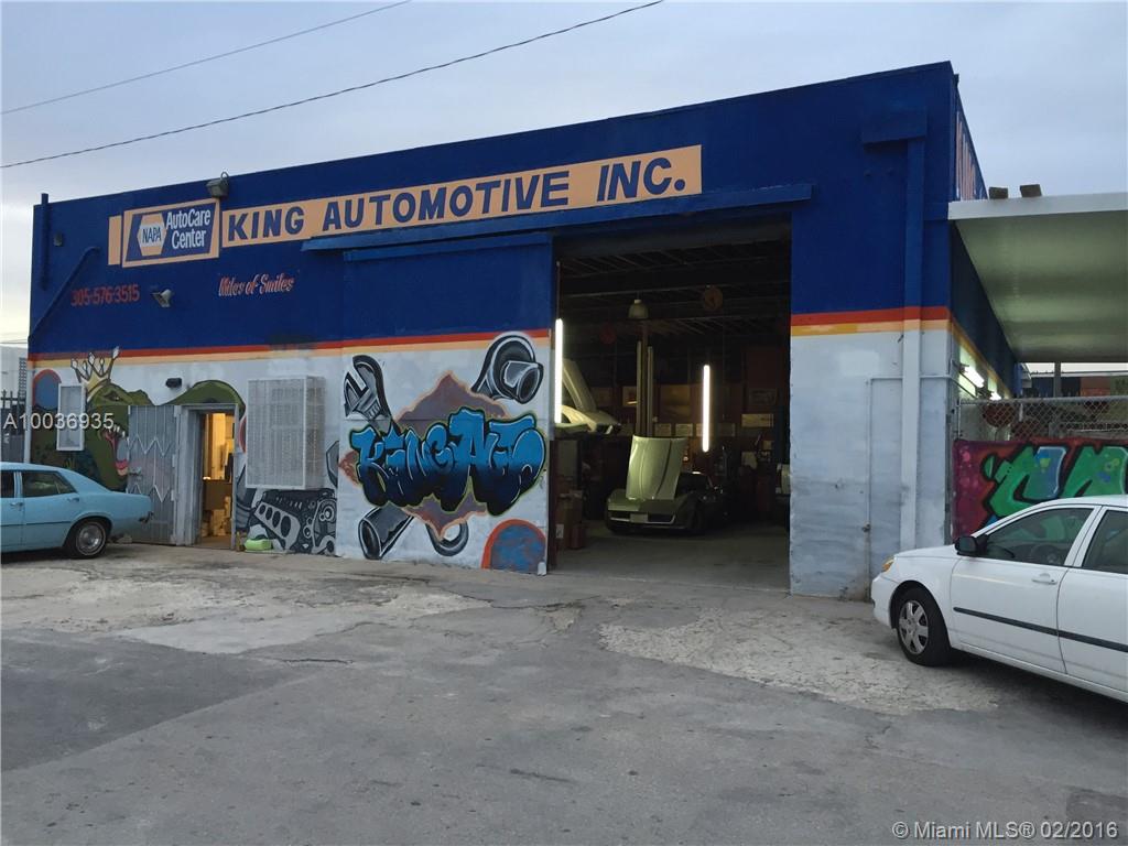 Two(2) folios located right in the heart of Wynwood, and minutes to the Design District, Midtown, Downtown, Miami Beach and Airport.  9,250sq ft Zoned T5-0 ready for development. Do not miss this this opportunity.
folio#s  01-3125-031-0070 & 01-3125-031-0060