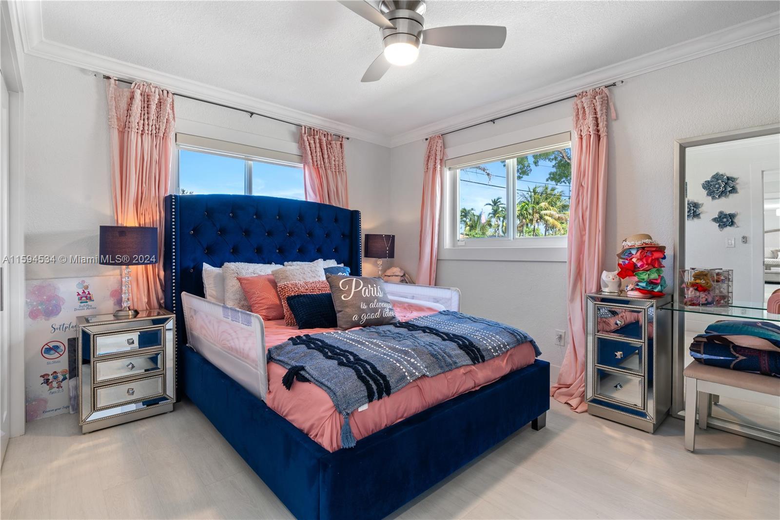 PALM SPRINGS LAKES - Residential