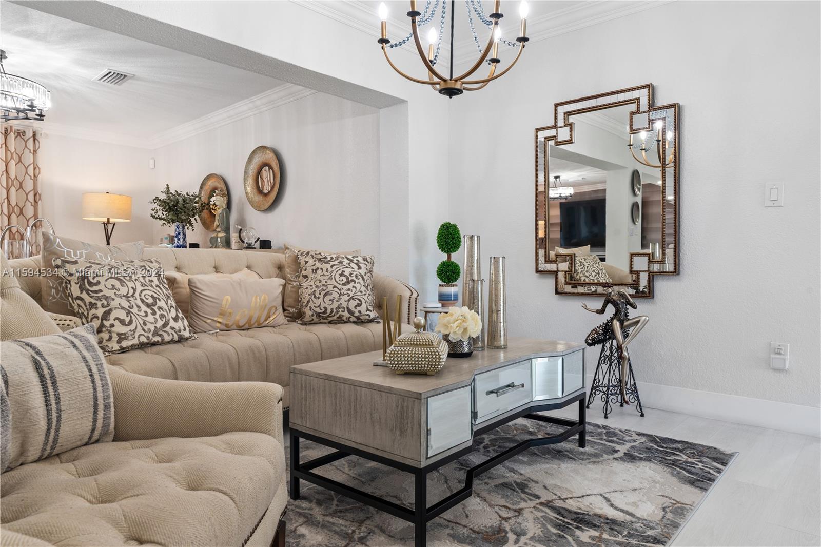PALM SPRINGS LAKES - Residential