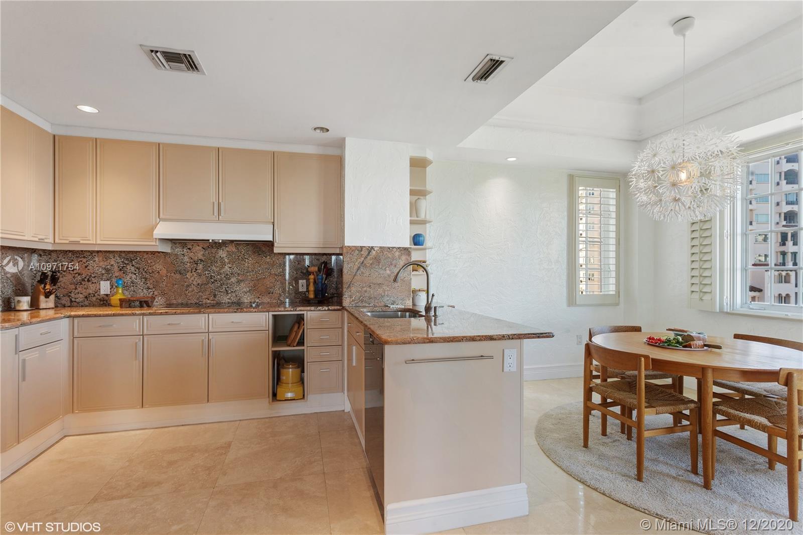OCEANSIDE @ FISHER ISL CO - Residential