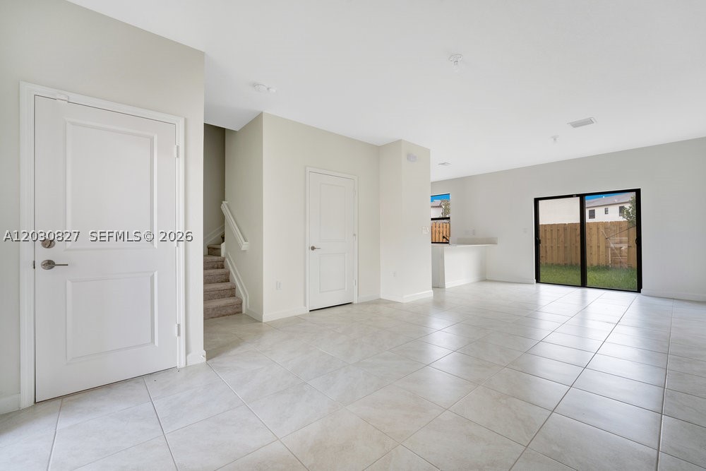 SIENA RESERVE - Residential Lease