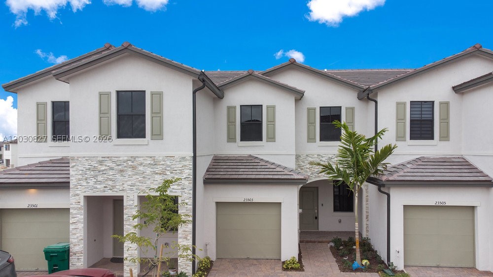 SIENA RESERVE - Residential Lease