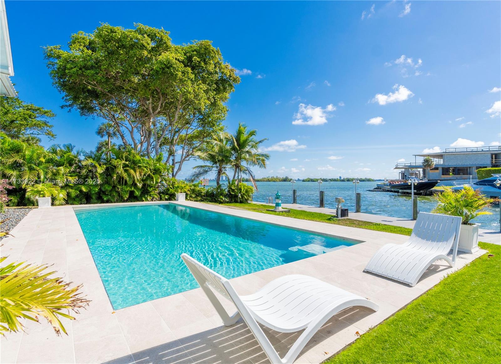 BELLE MEADE ISLAND - Residential