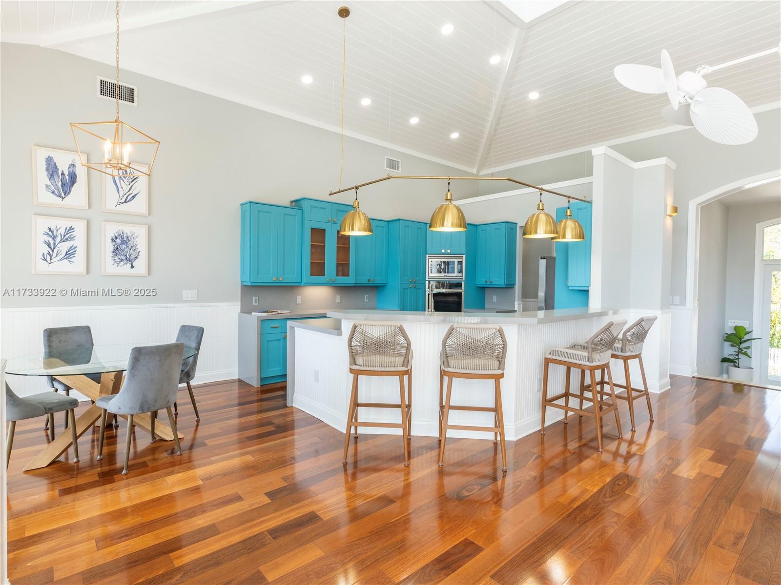 BELLE MEADE ISLAND - Residential