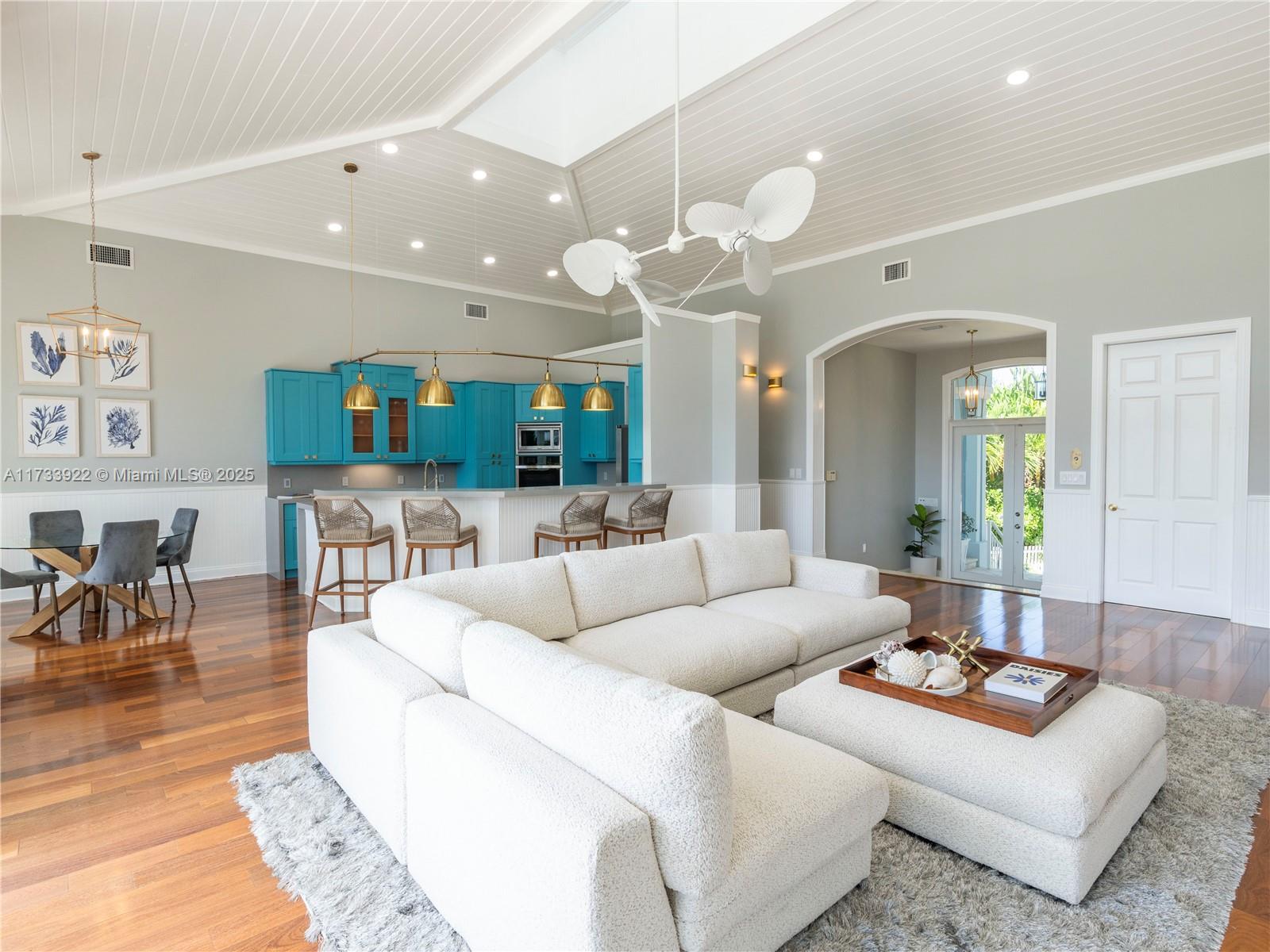 BELLE MEADE ISLAND - Residential