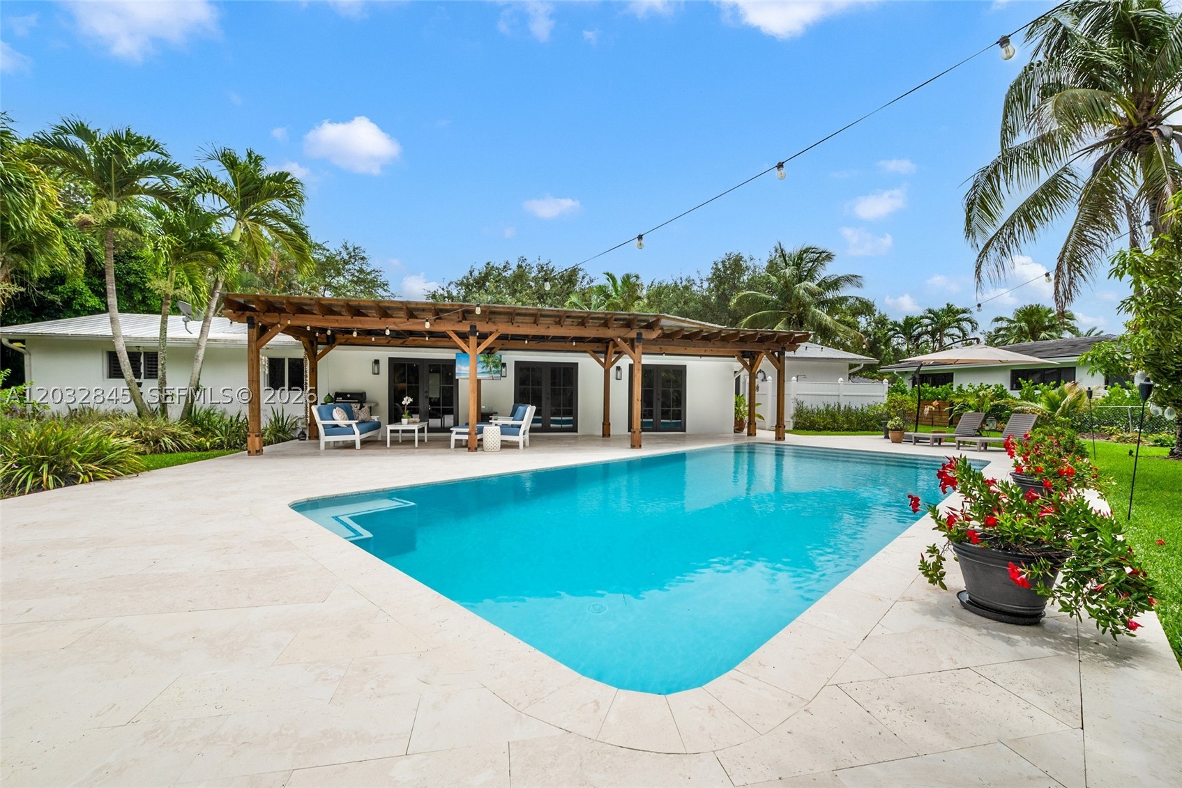 HALLMARK HGTS ESTS - Residential