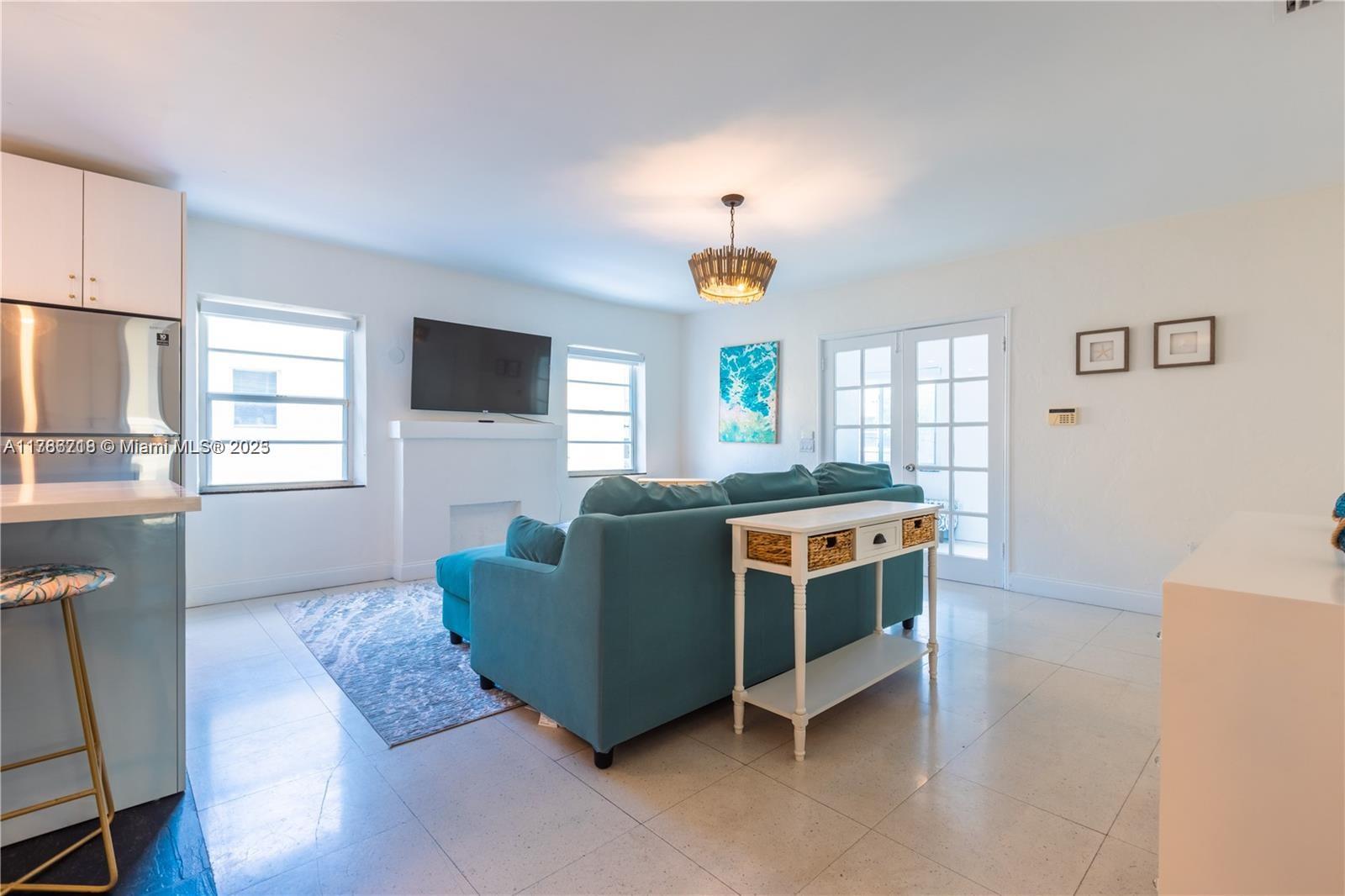 BANYAN PLACE AMD & EXTENS - Residential Income
