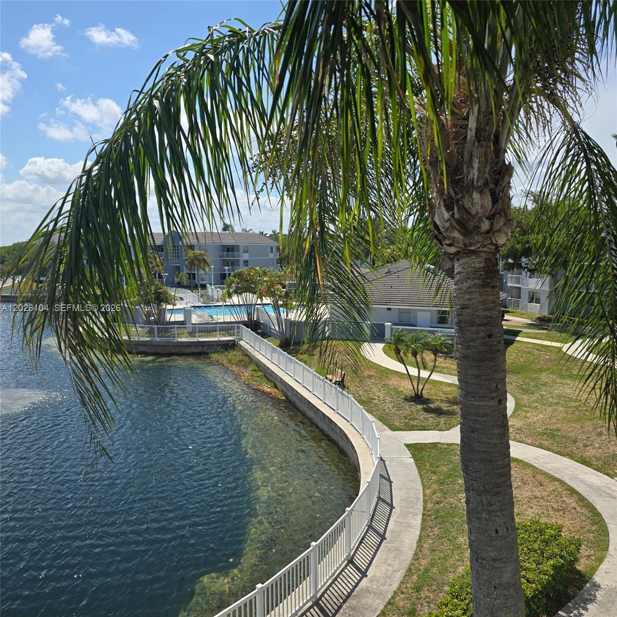 LE CLUB AT OLD CUTLER CON - Residential Lease