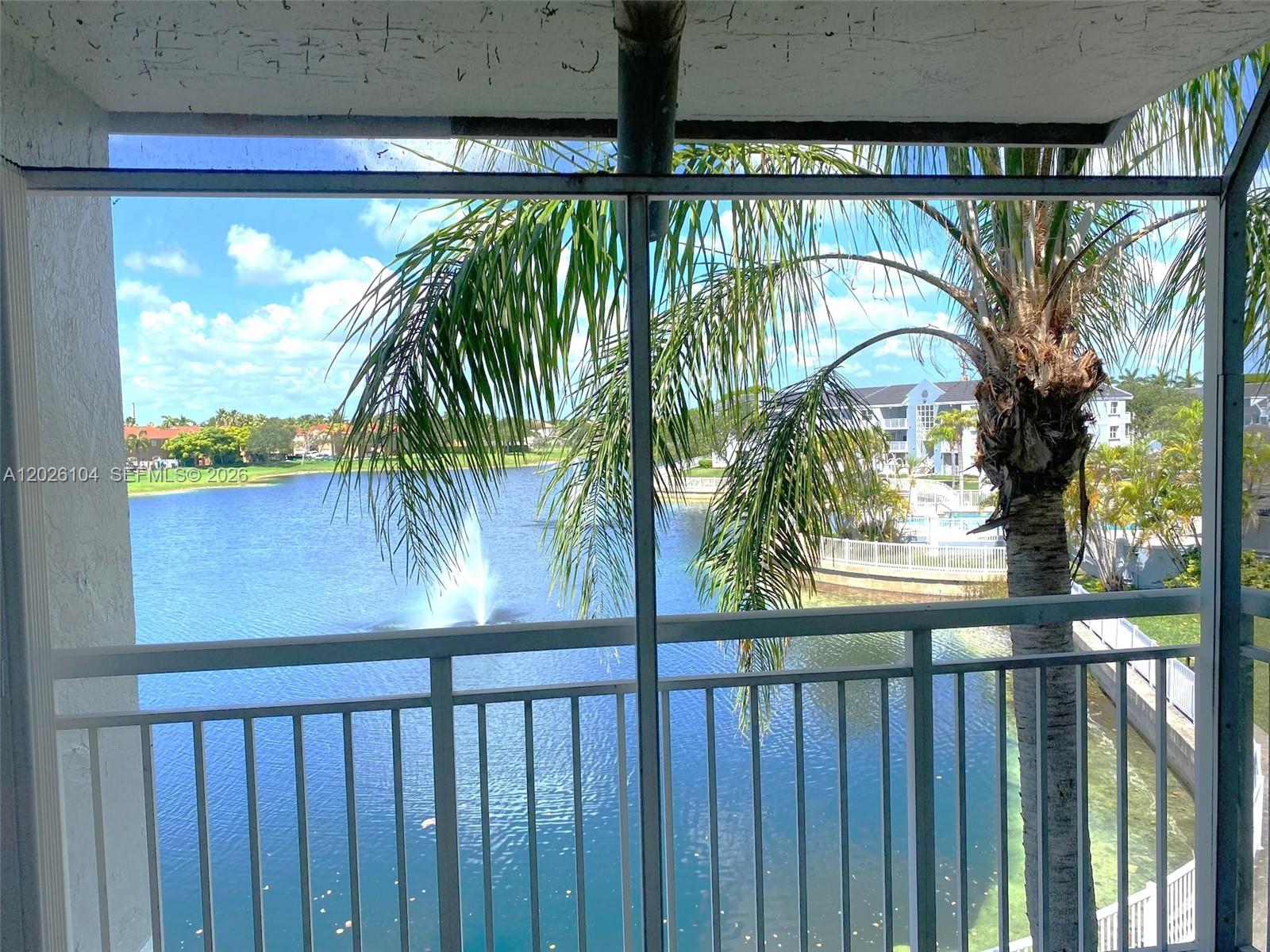 LE CLUB AT OLD CUTLER CON - Residential Lease
