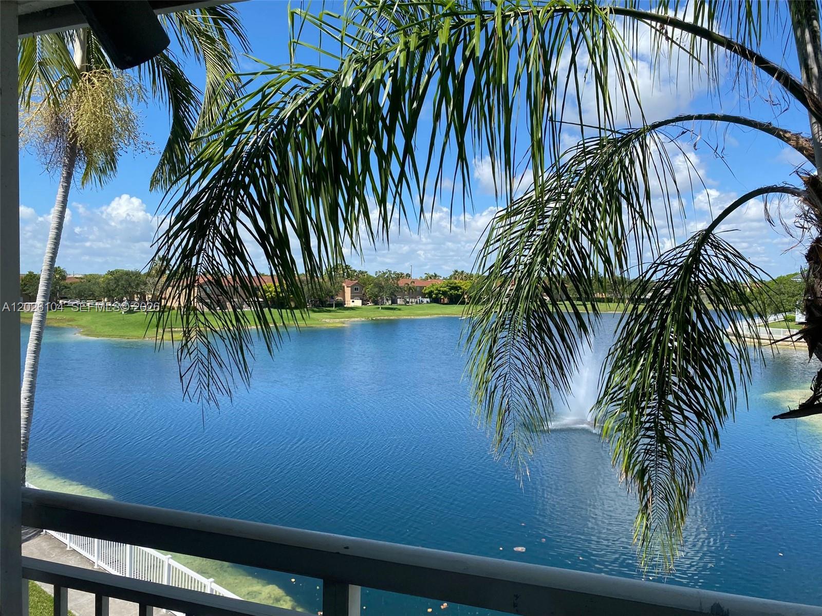 LE CLUB AT OLD CUTLER CON - Residential Lease