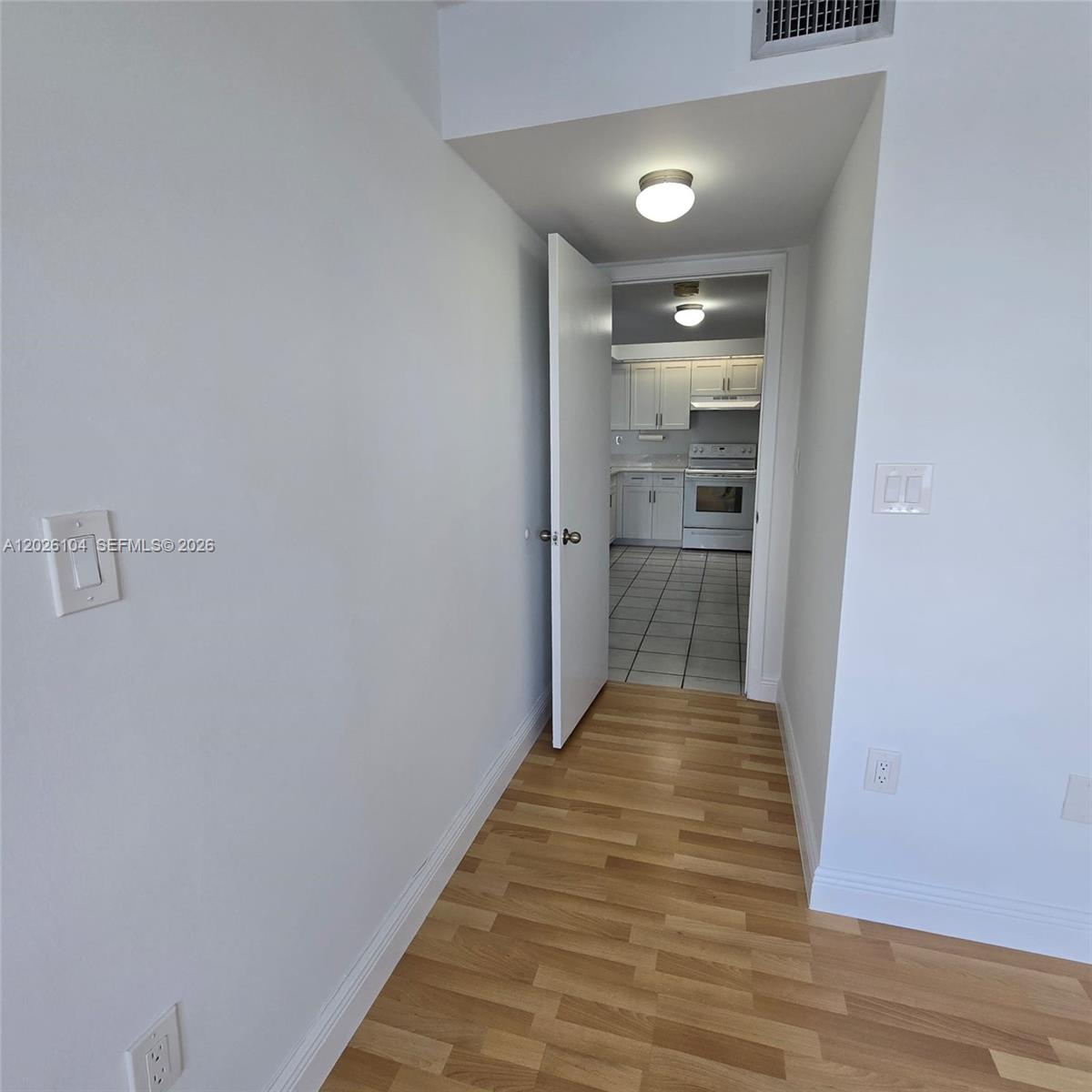 LE CLUB AT OLD CUTLER CON - Residential Lease