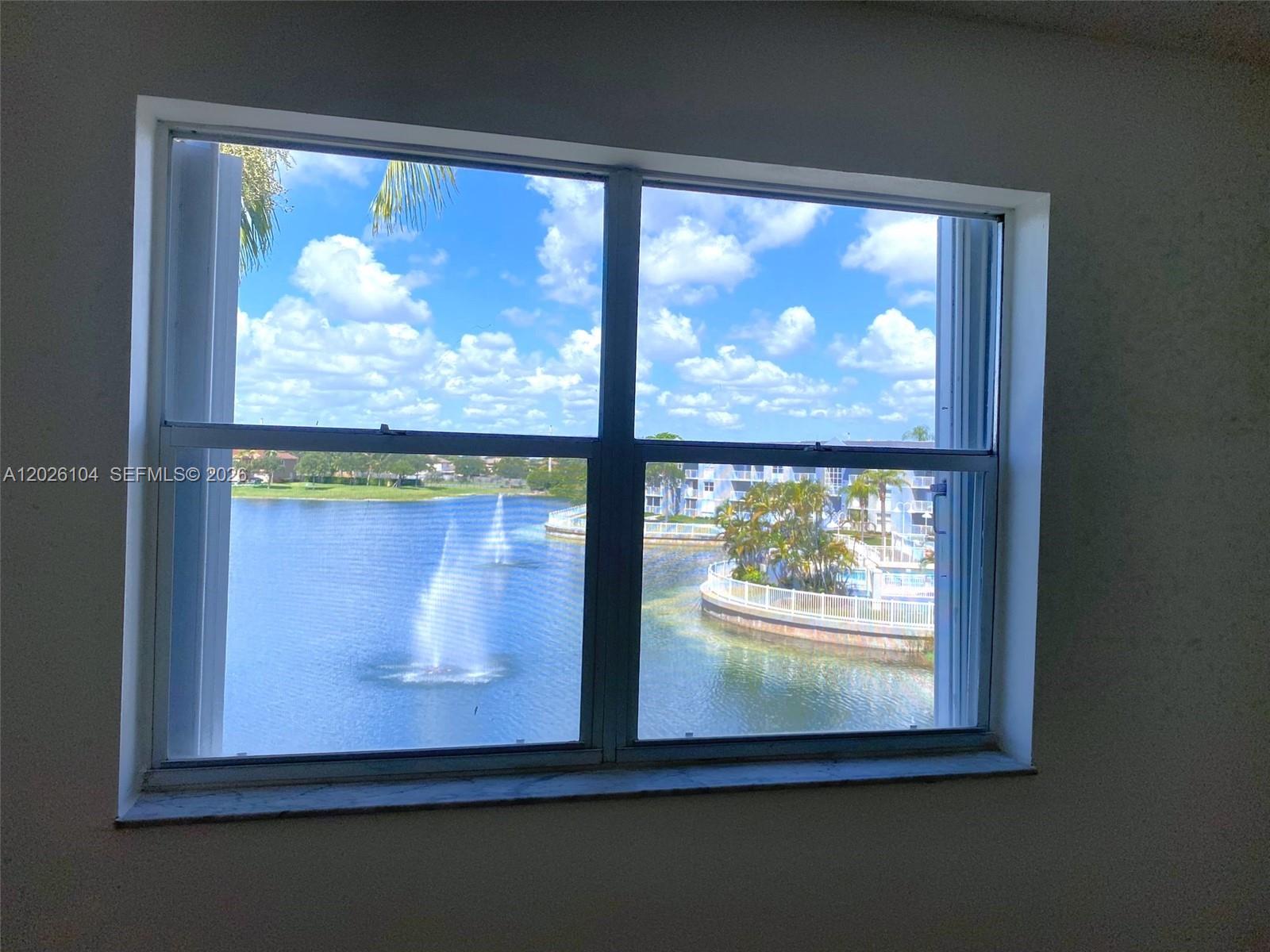 LE CLUB AT OLD CUTLER CON - Residential Lease