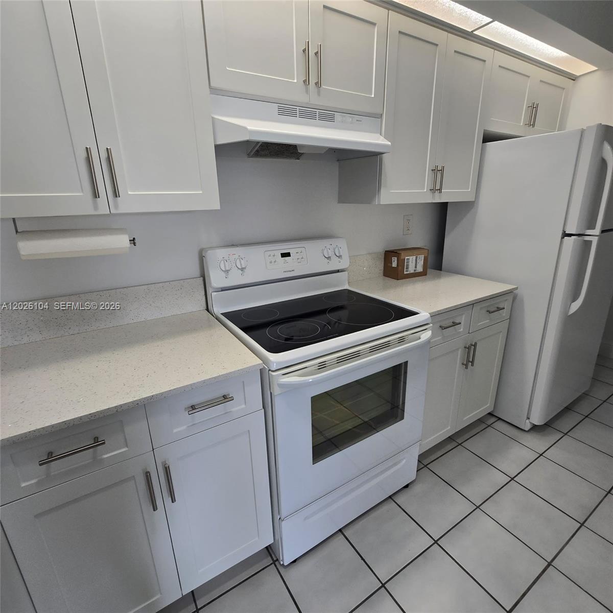 LE CLUB AT OLD CUTLER CON - Residential Lease