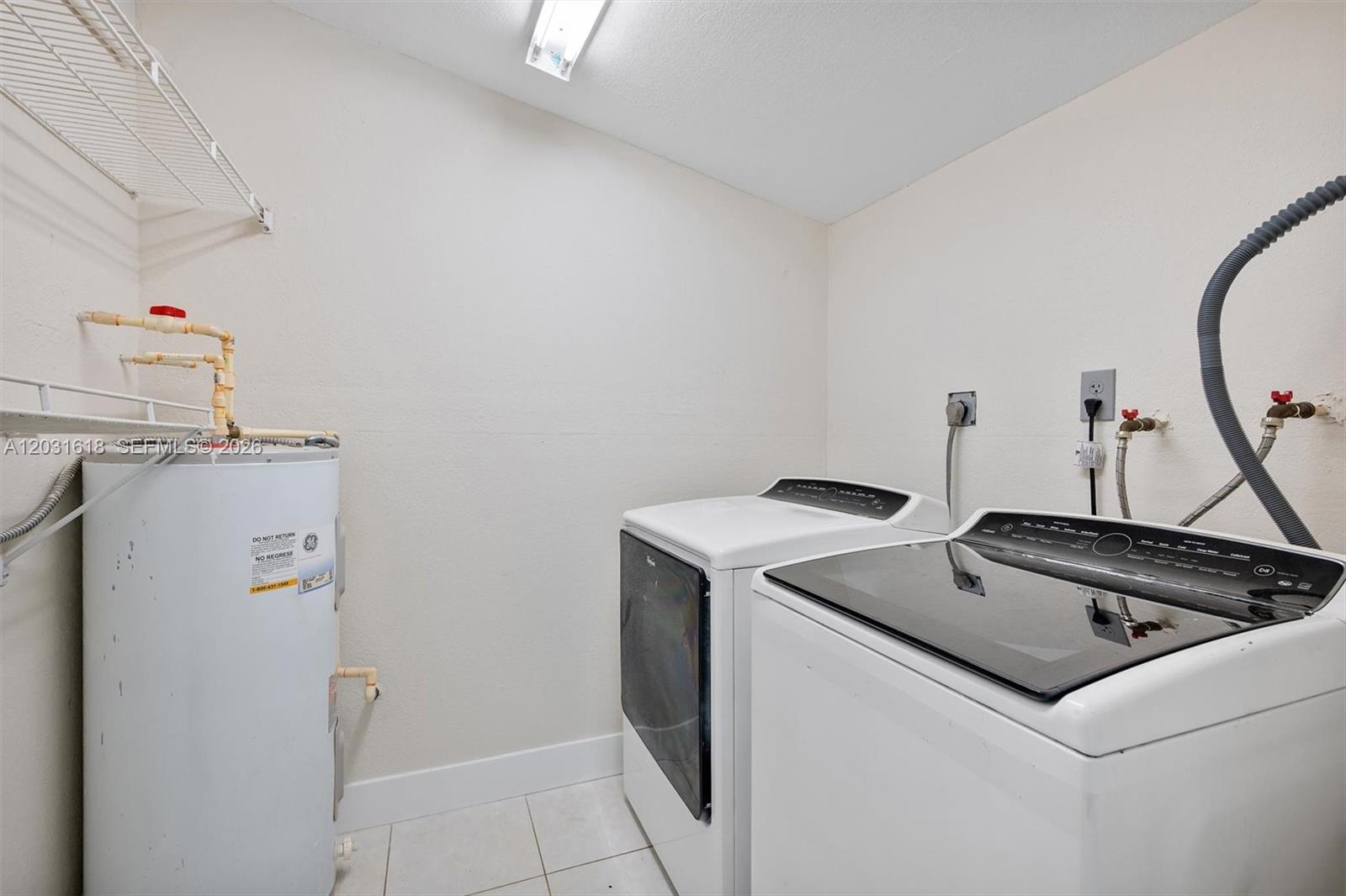 HMSTD LAKE PARK HOMES - Residential Lease