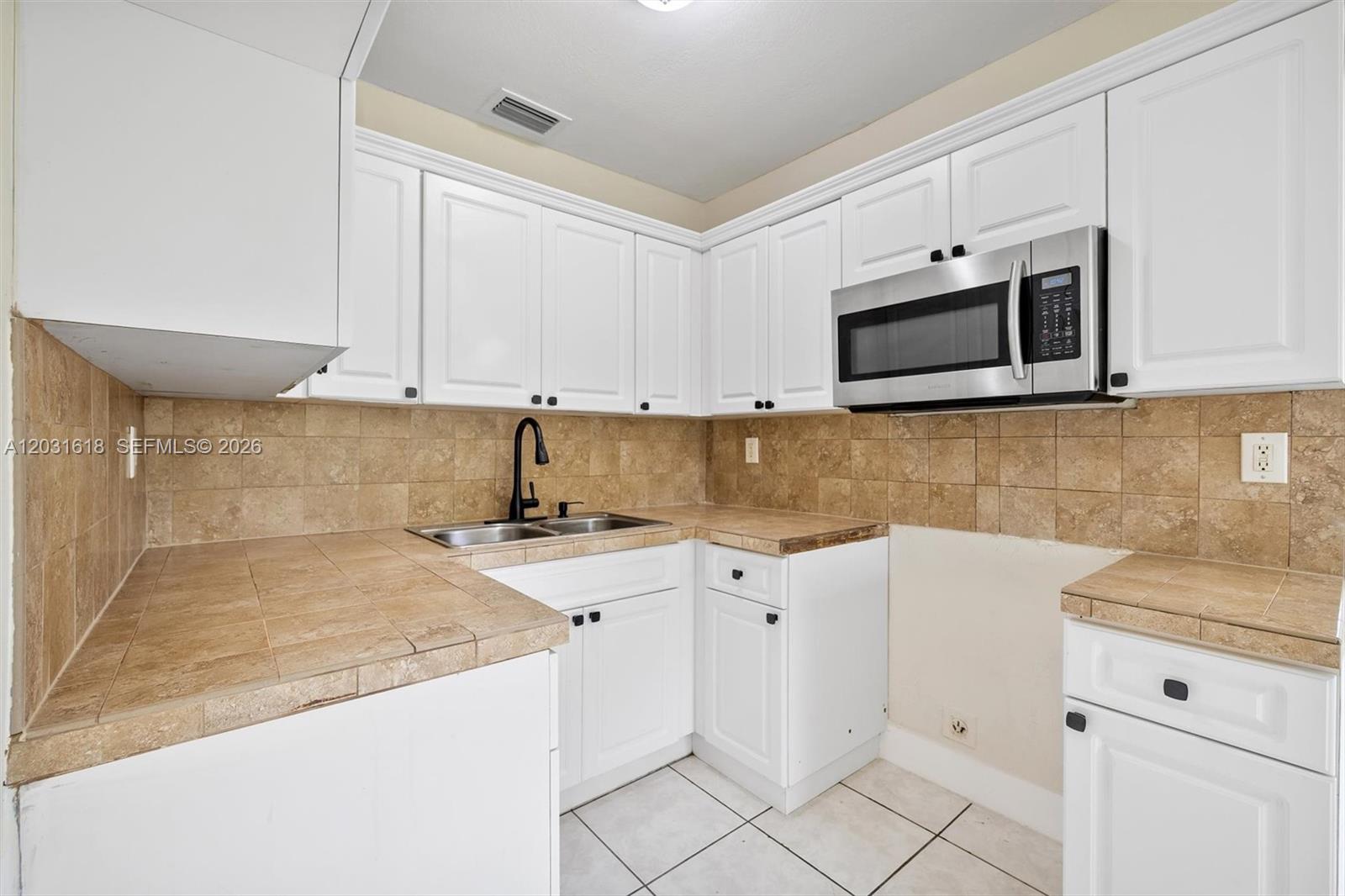 HMSTD LAKE PARK HOMES - Residential Lease