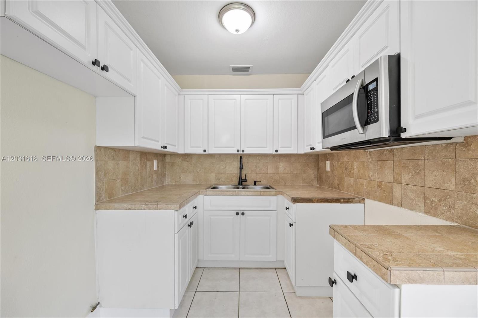 HMSTD LAKE PARK HOMES - Residential Lease
