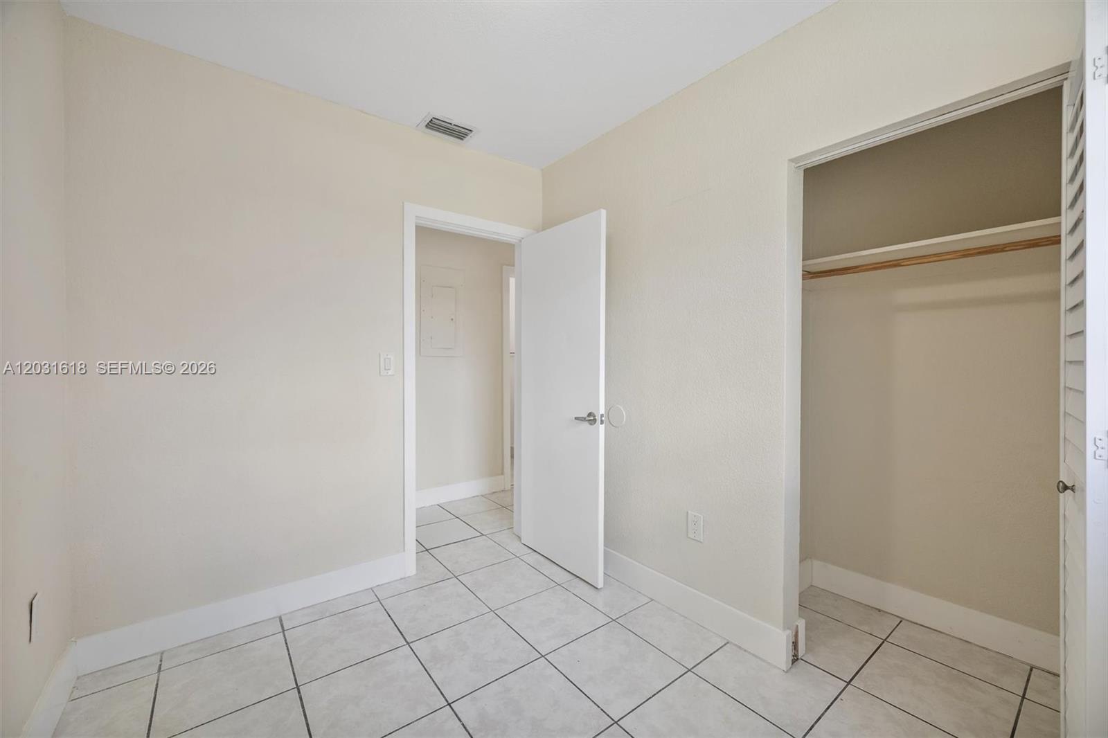 HMSTD LAKE PARK HOMES - Residential Lease