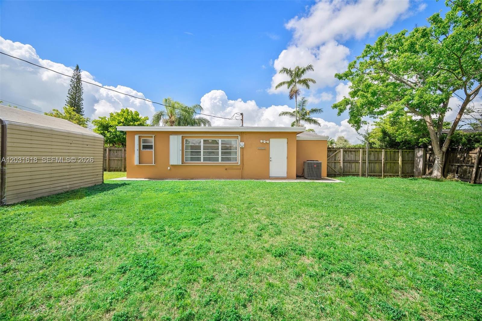 HMSTD LAKE PARK HOMES - Residential Lease
