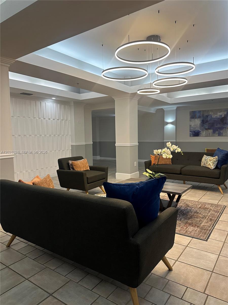 DORAL HOUSE CONDO NO 1 - Residential