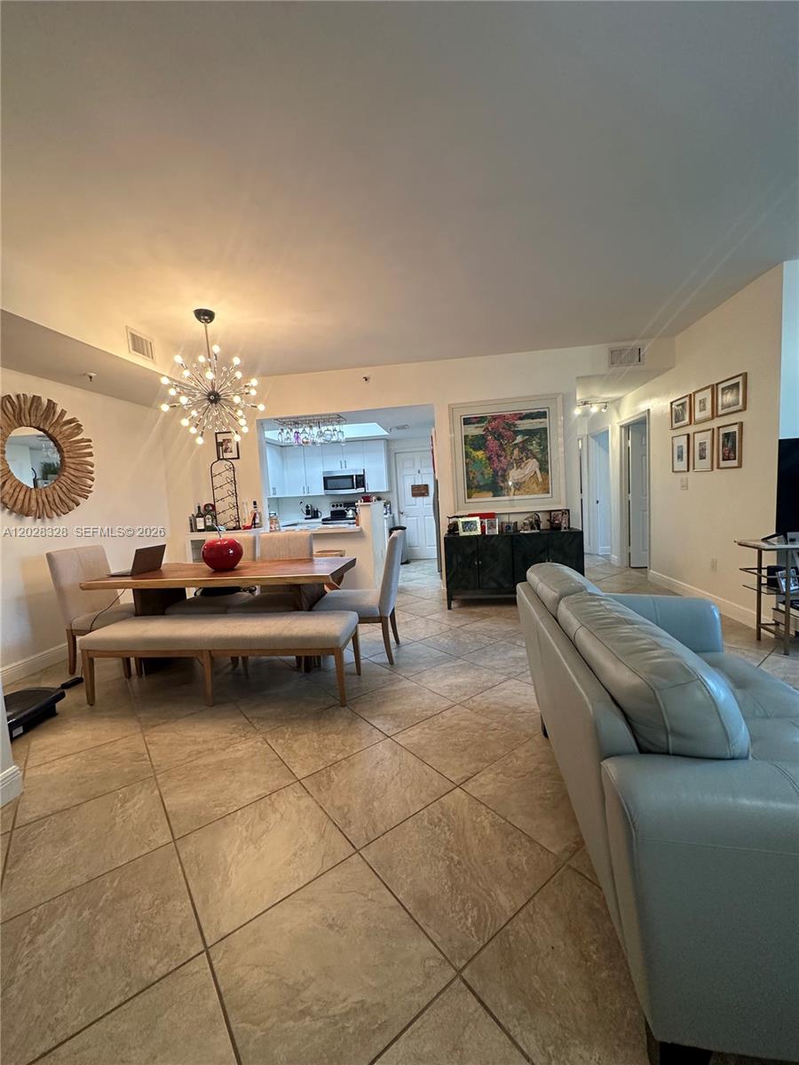 DORAL HOUSE CONDO NO 1 - Residential
