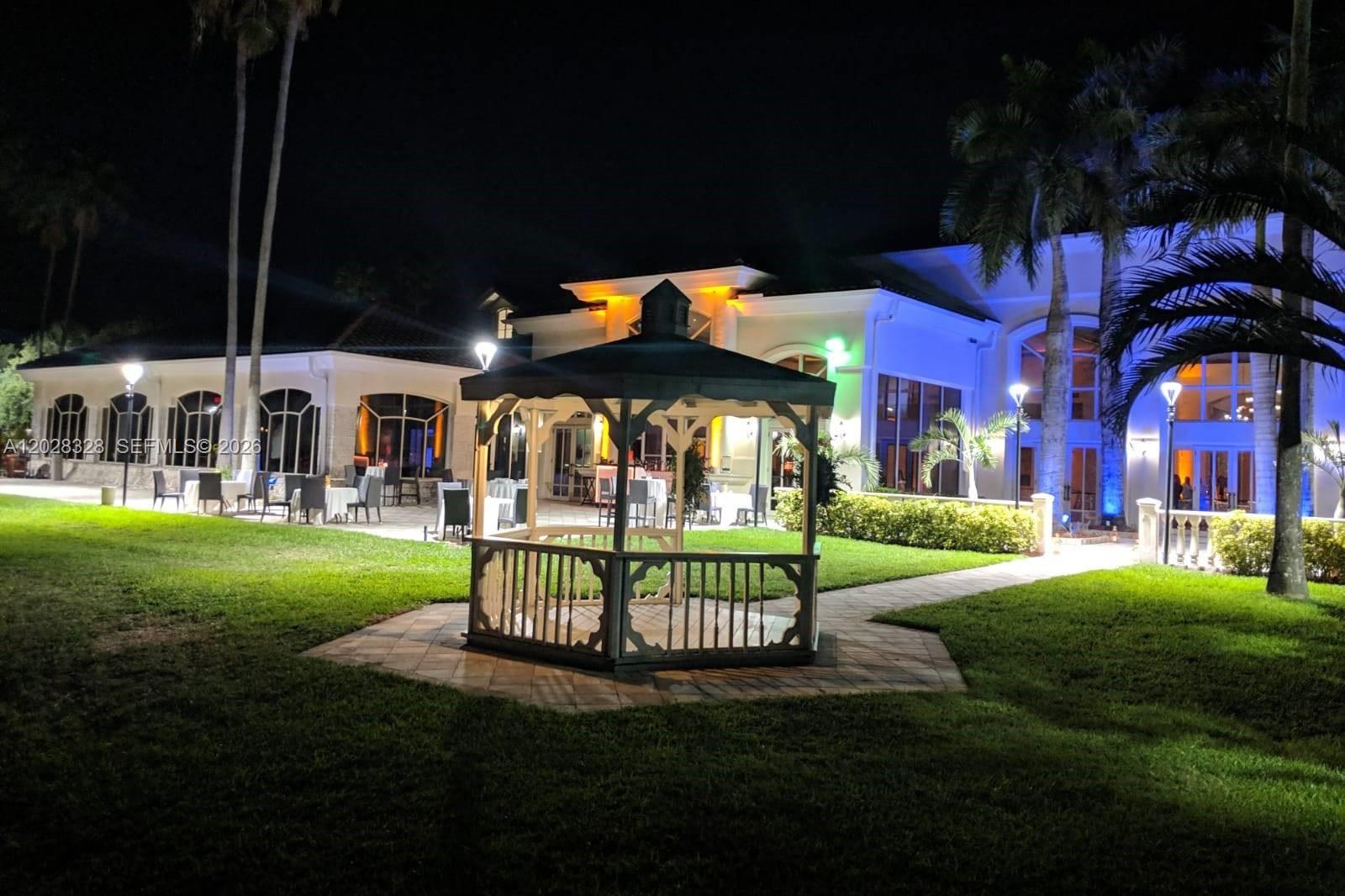 DORAL HOUSE CONDO NO 1 - Residential