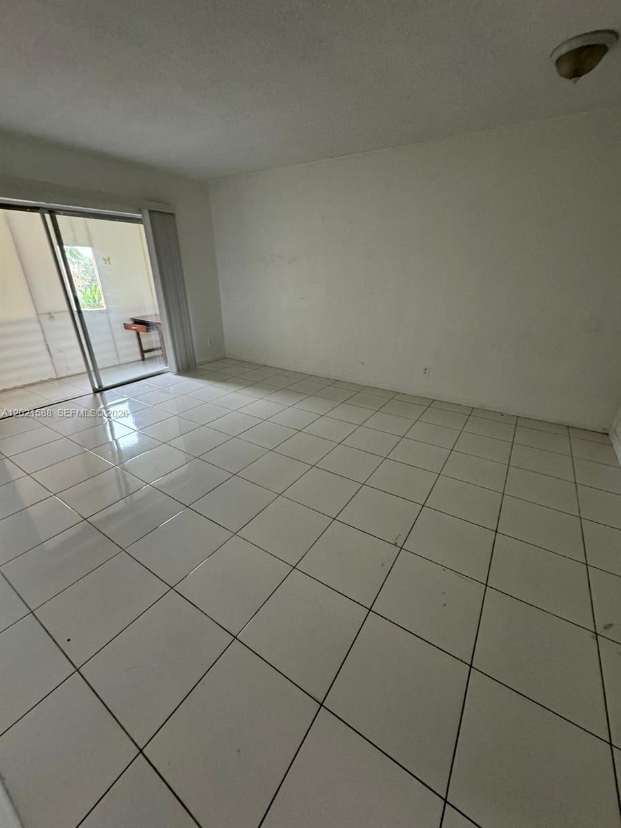 BISC LAKE GARDENS CONDO N - Residential