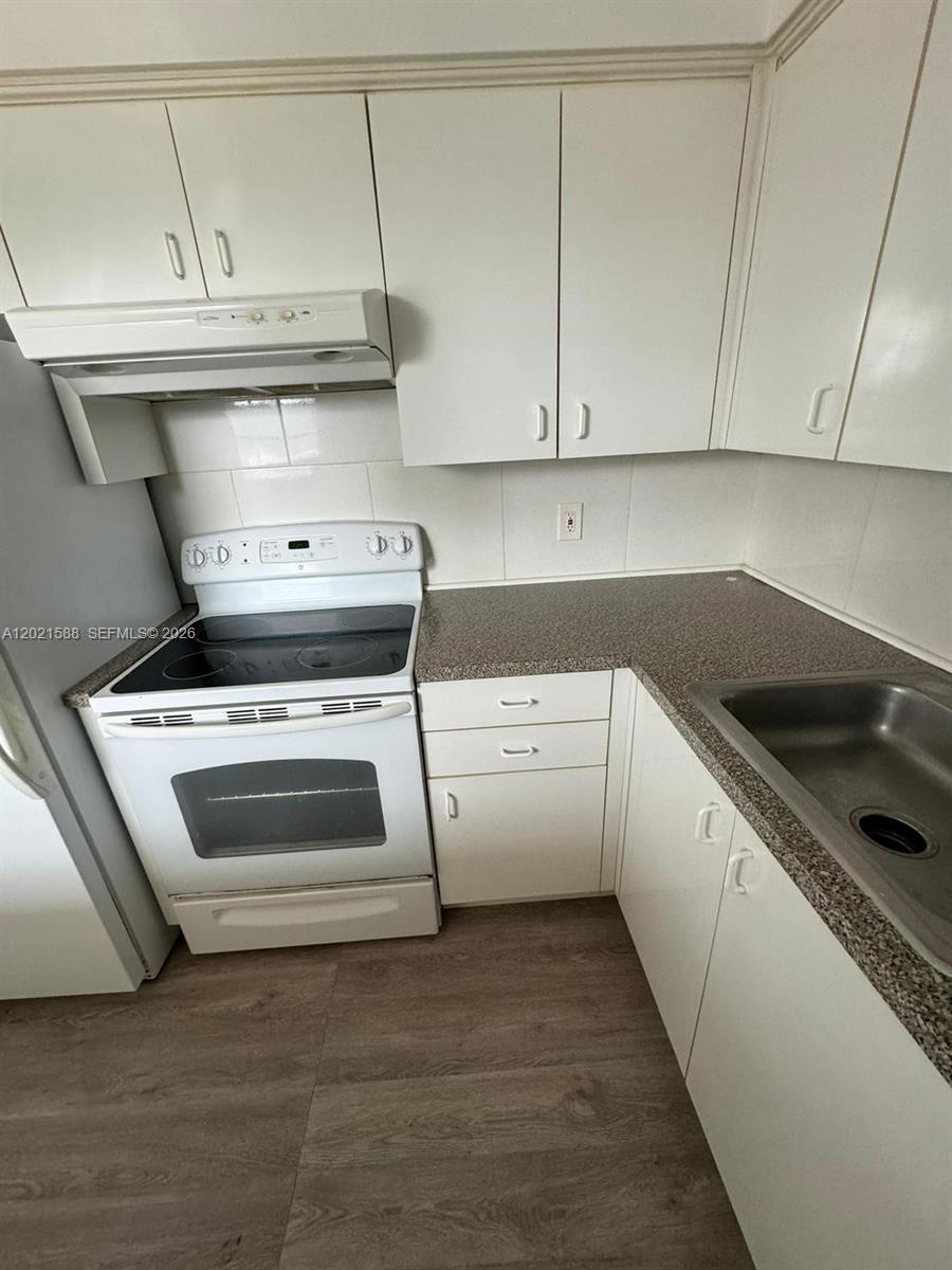 BISC LAKE GARDENS CONDO N - Residential