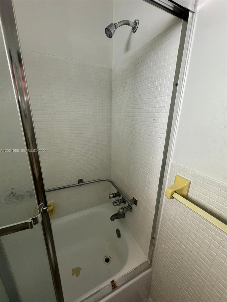 BISC LAKE GARDENS CONDO N - Residential