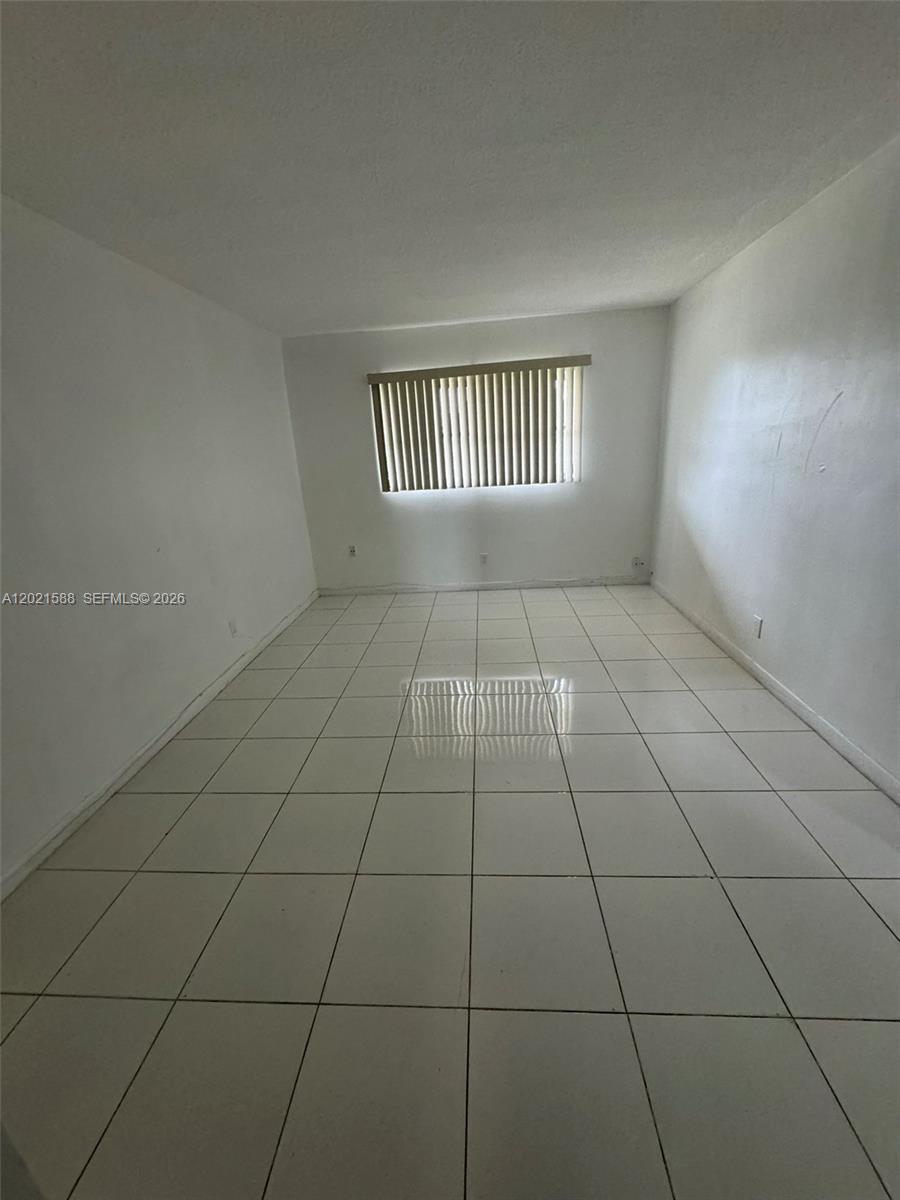 BISC LAKE GARDENS CONDO N - Residential
