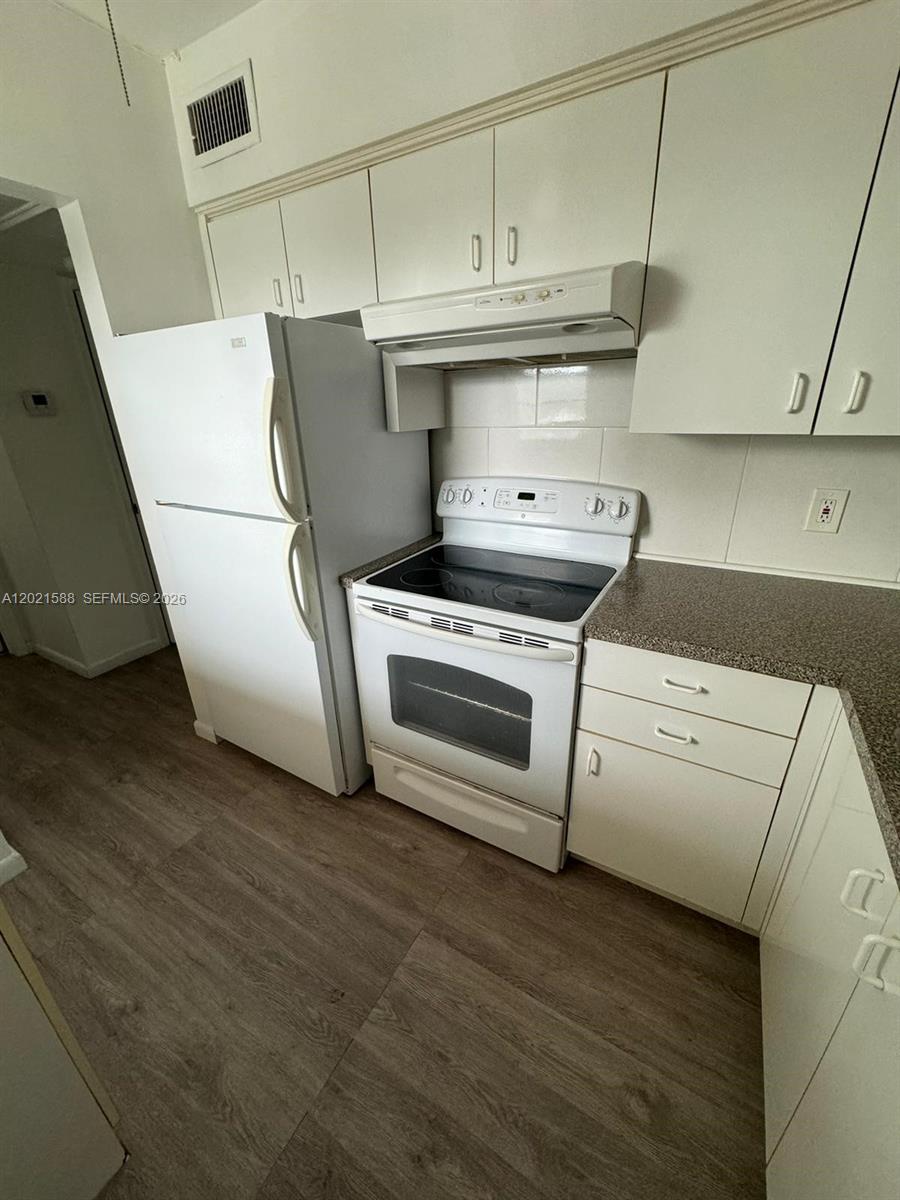 BISC LAKE GARDENS CONDO N - Residential