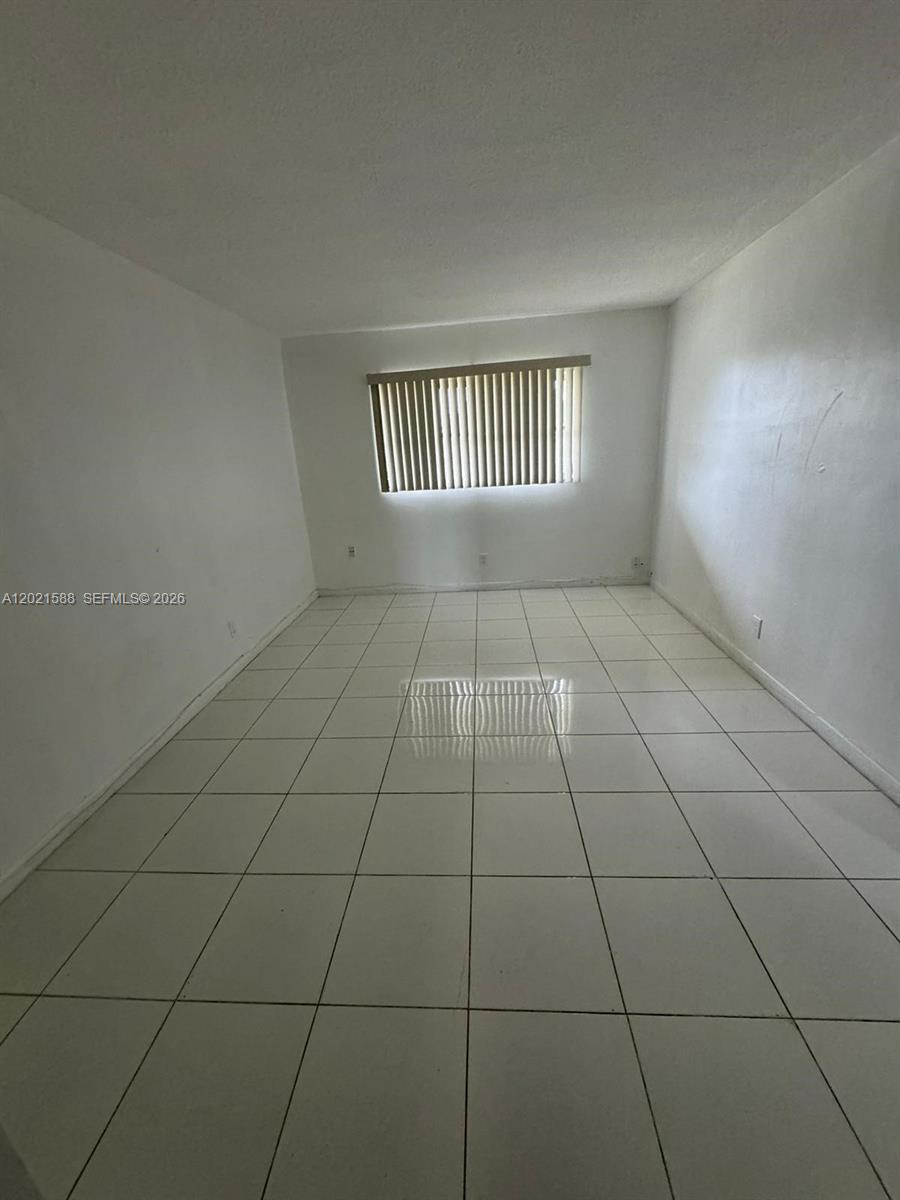 BISC LAKE GARDENS CONDO N - Residential