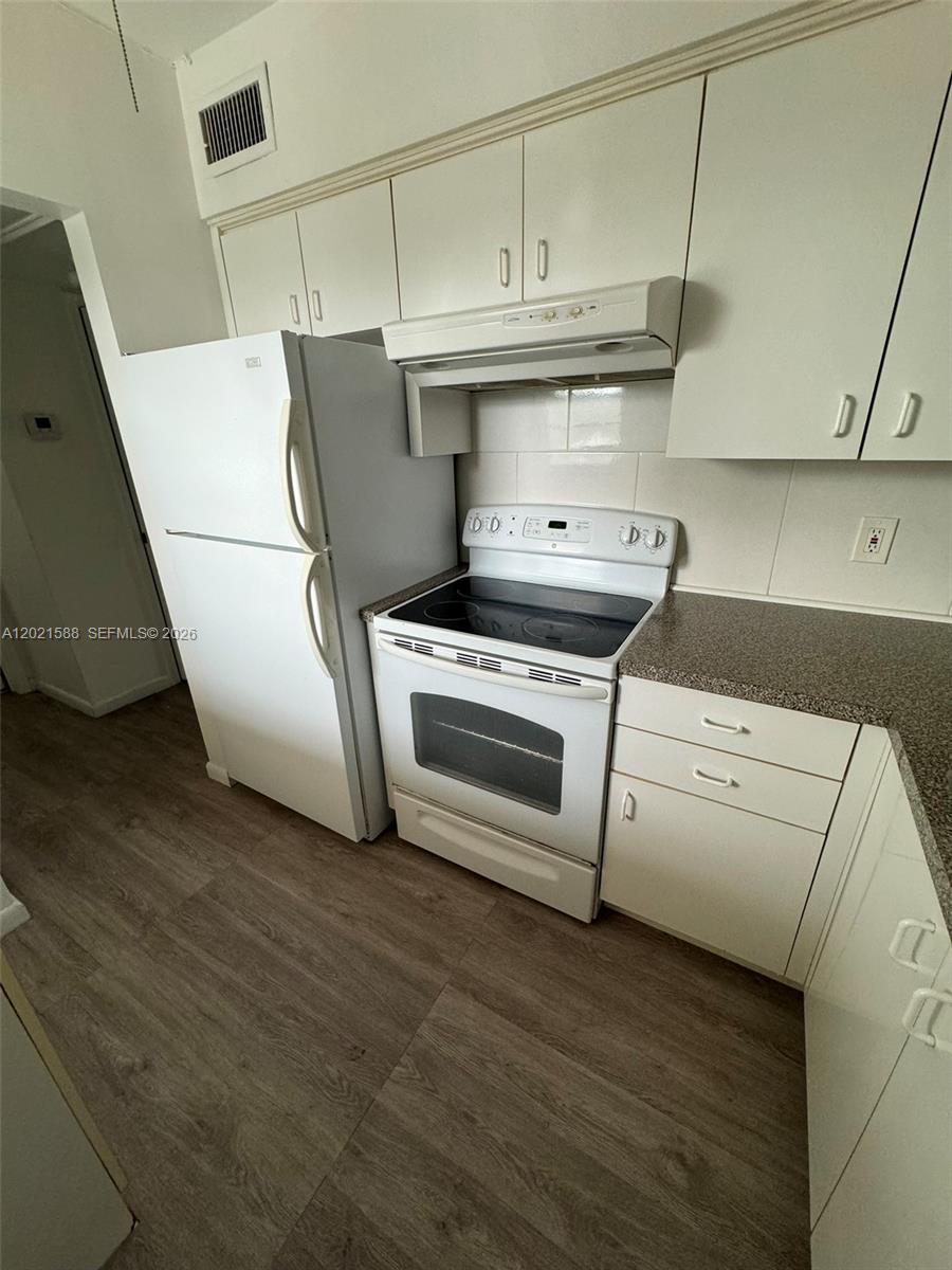 BISC LAKE GARDENS CONDO N - Residential