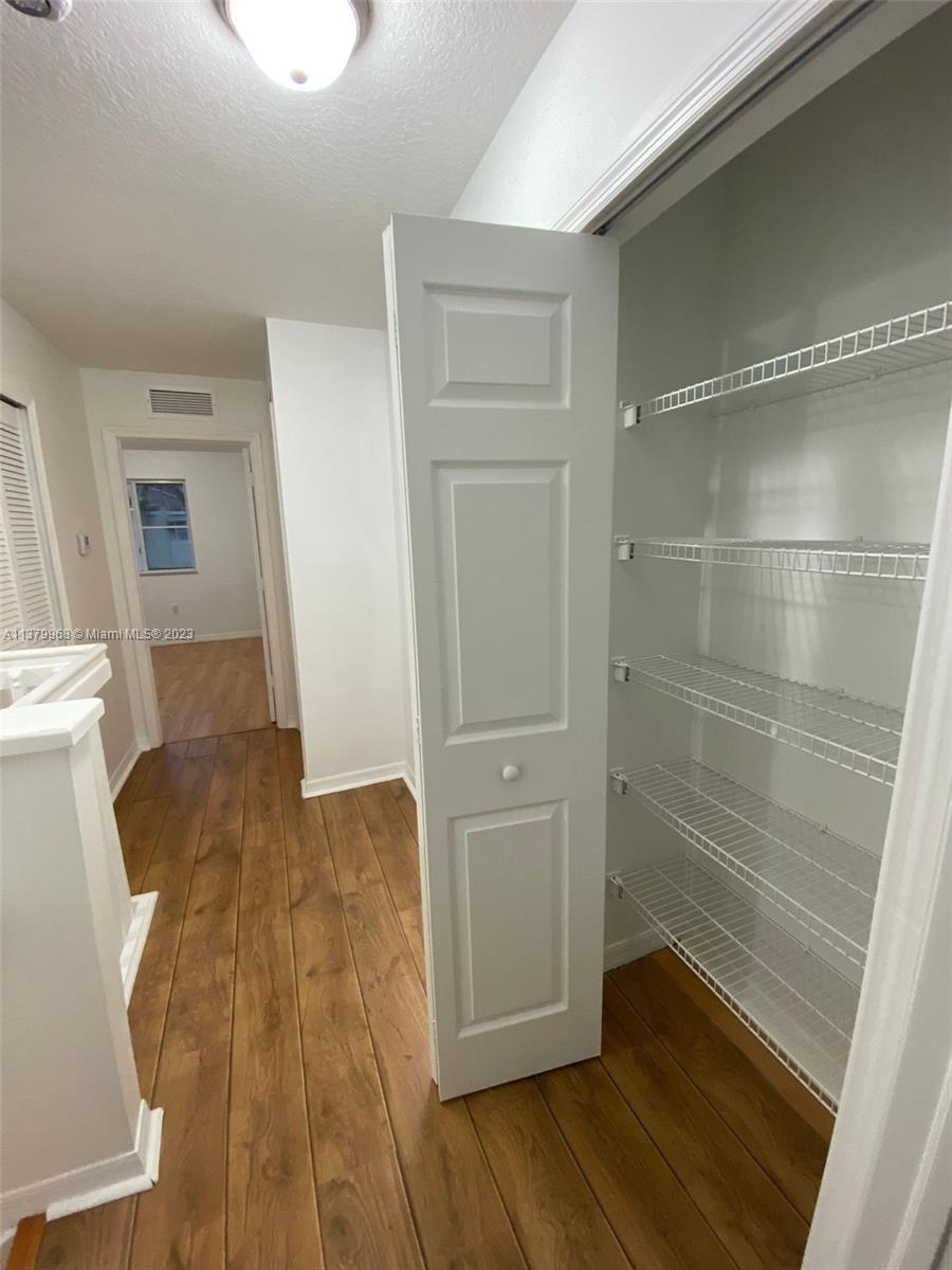 VENETIA GROVE - Residential