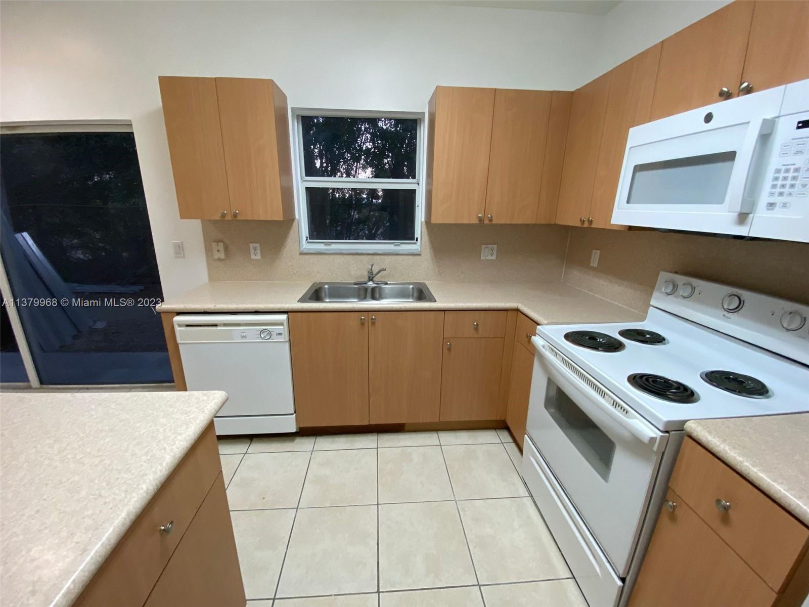 VENETIA GROVE - Residential