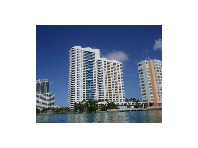 AMAZING INTRACOASTAL AND OCEAN VIEWS. SPACIOUS 2/2 LAMINATE WOOD FLOORS. FULL AMENITIES FEATURING EXCELLENT FITNESS CENTER, TENNIS COURTS, VOLLEY BALL, POOLSIDE GAS BBQ, GARDEN & FISH POND, CONVENIENCE STORE & 24 HR SECURITY.