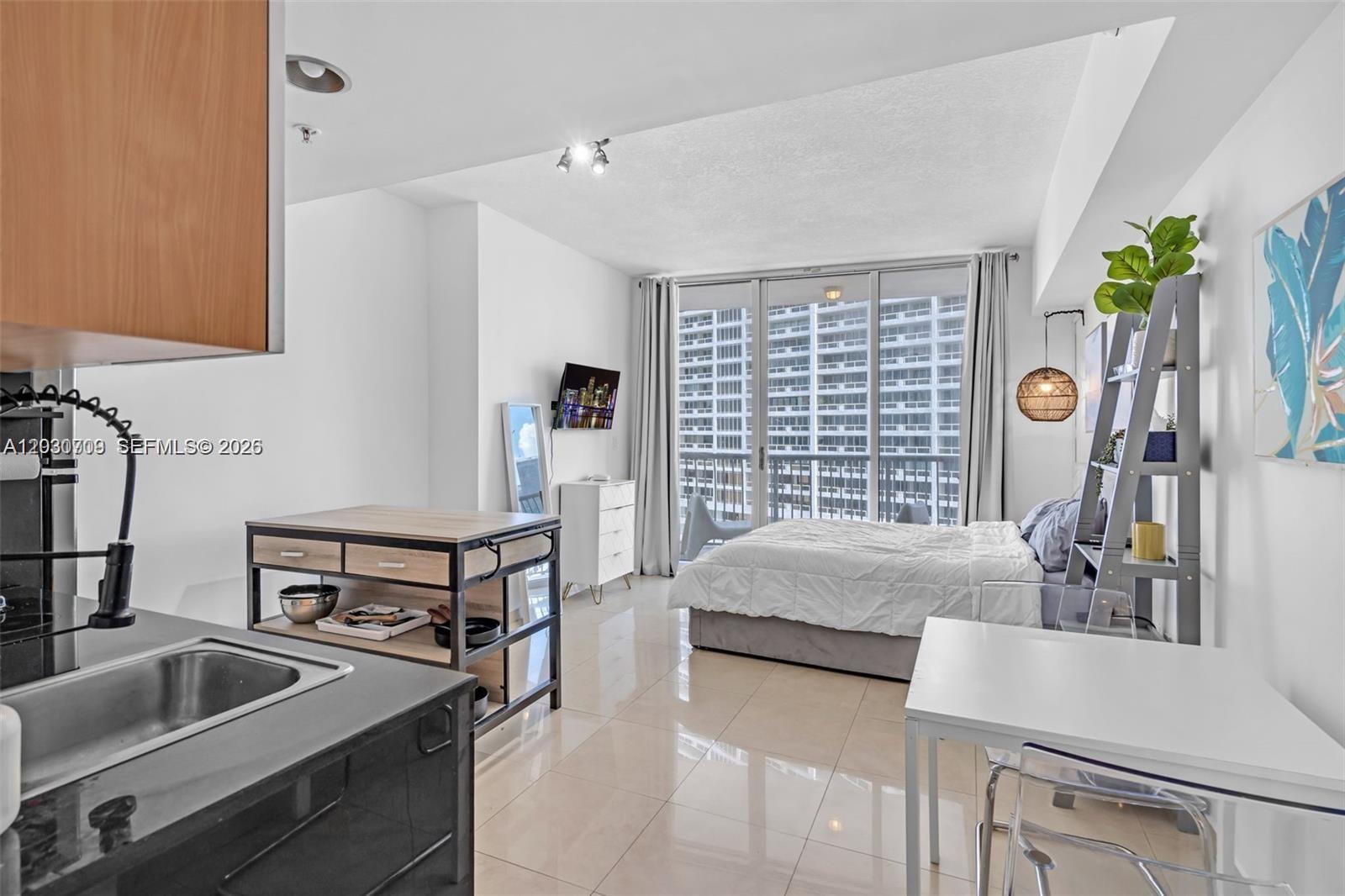 OPERA TOWER CONDO - Residential