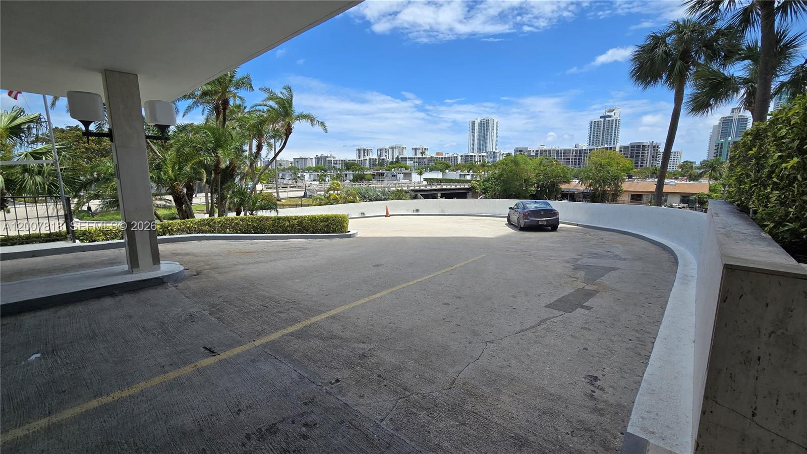 OLYMPUS CONDO PHASE C - Residential